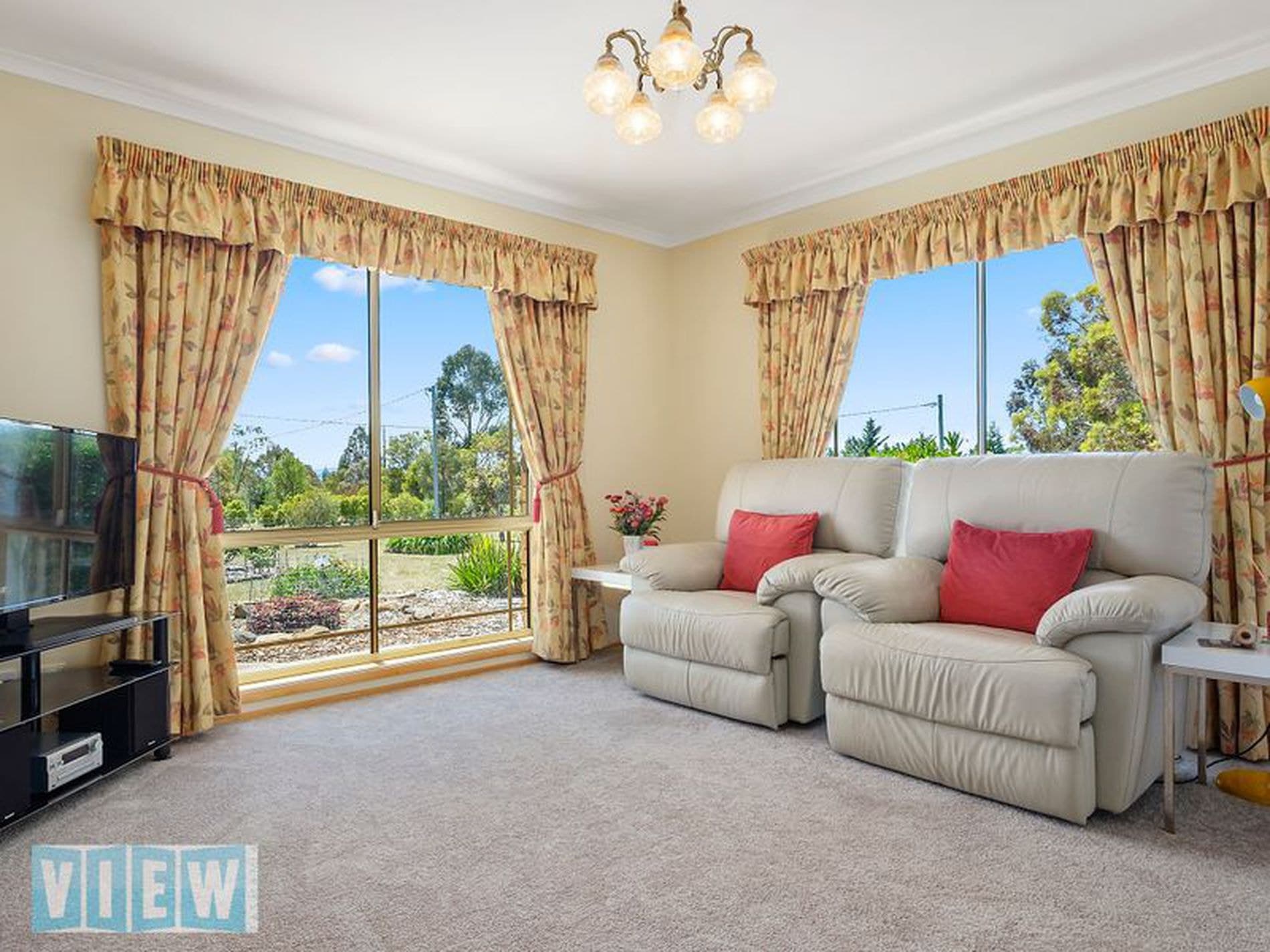 10 Mahogany Place, Acton Park, Acton Park - Thumbnail 5