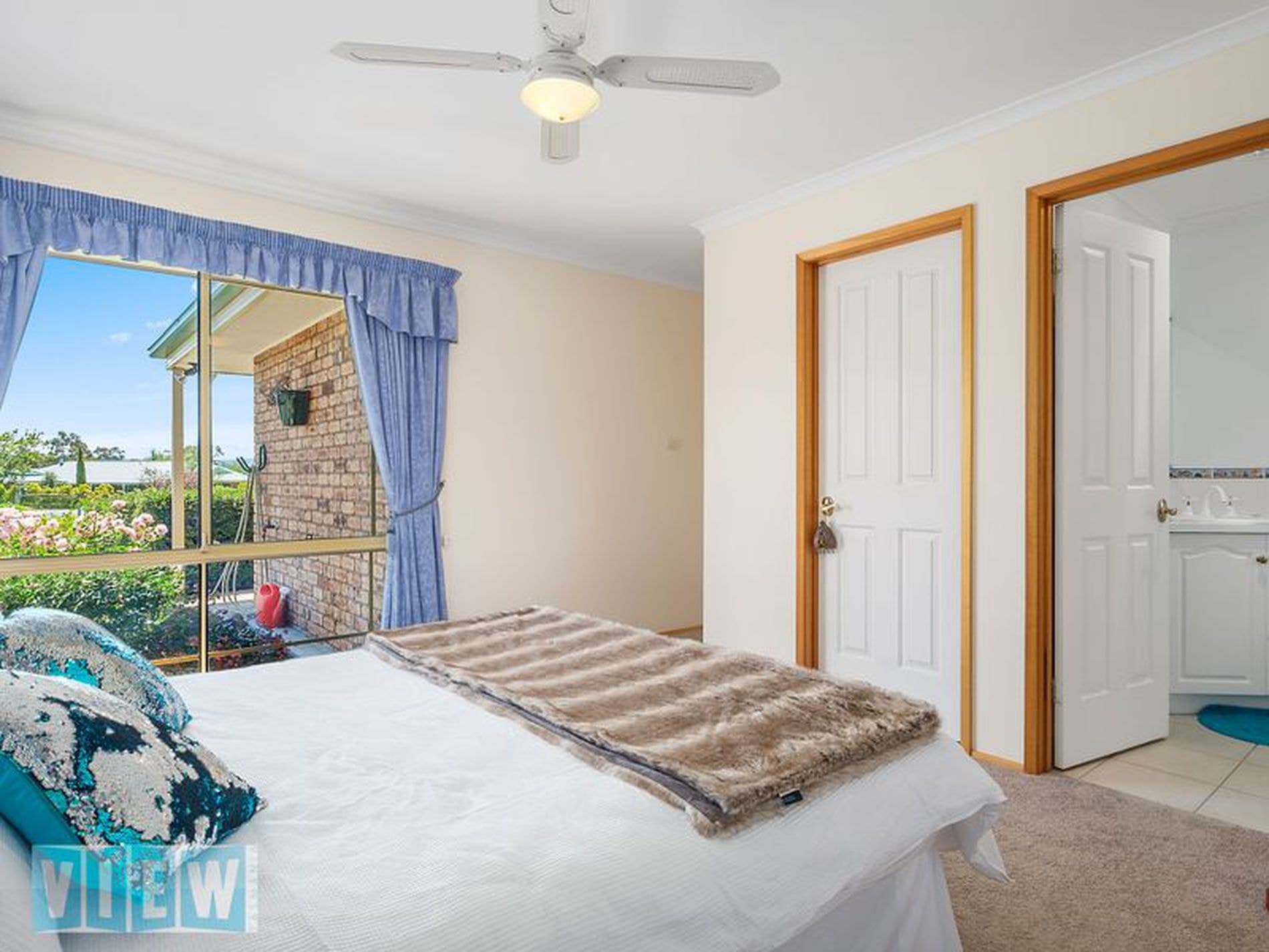 10 Mahogany Place, Acton Park, Acton Park - Thumbnail 8