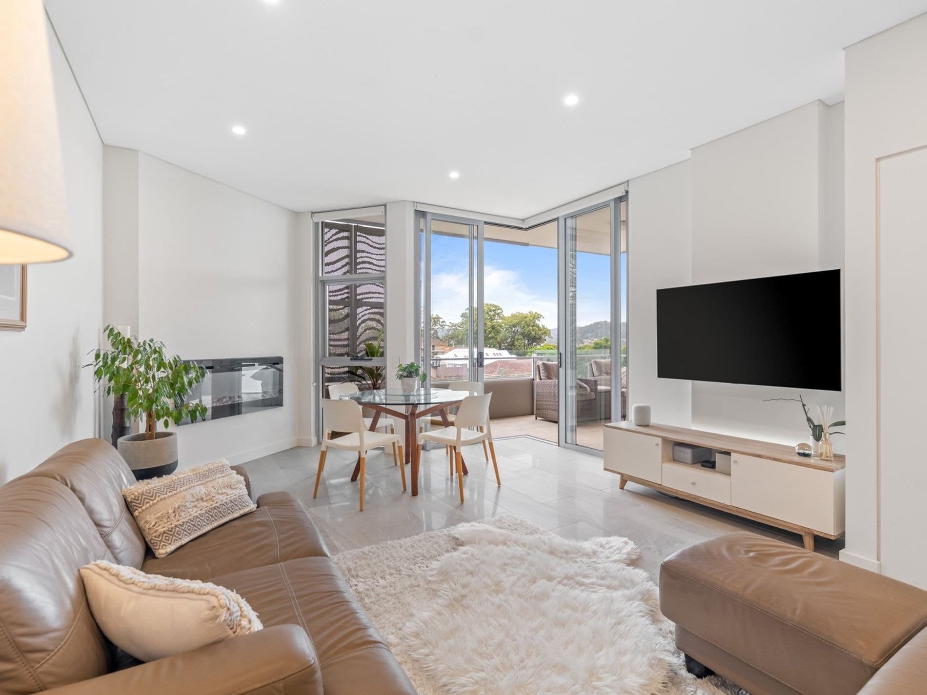 304 / 7 Lynn Avenue, Point Frederick - Thumbnail 3