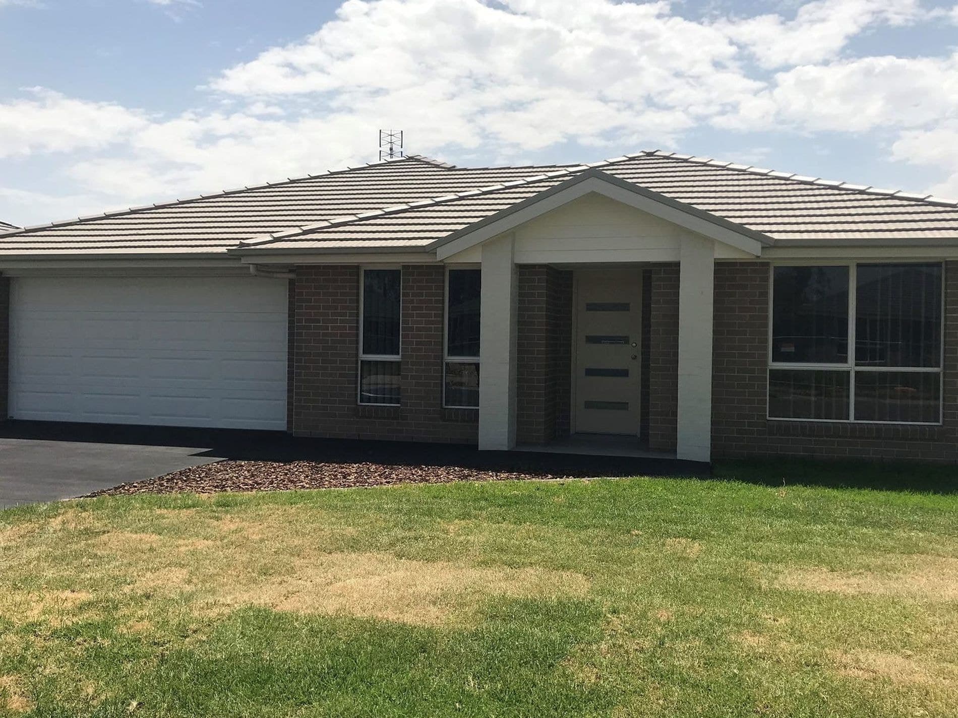 6 Glen Ayr Avenue, Cliftleigh - Image 1