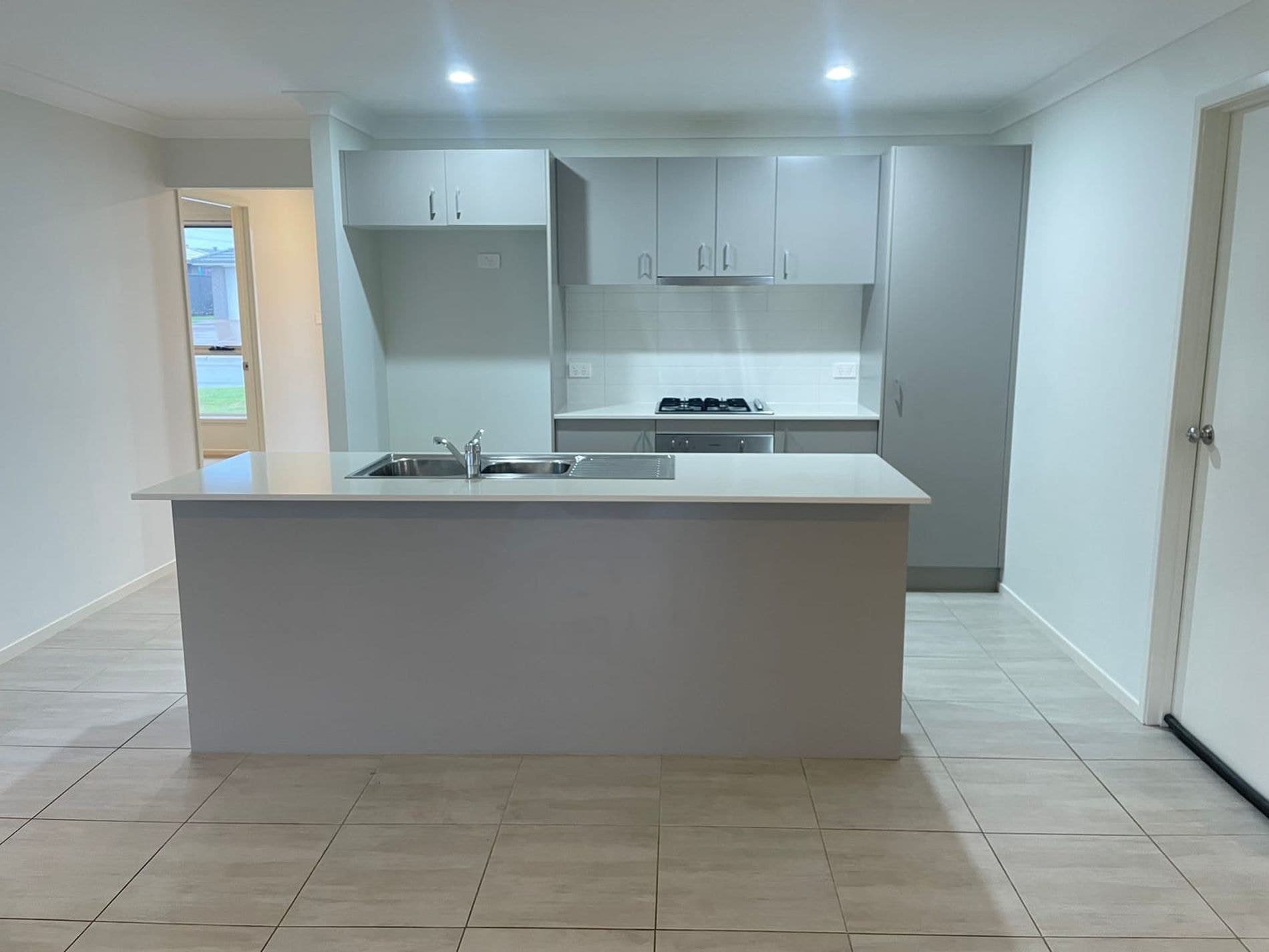 6 Glen Ayr Avenue, Cliftleigh - Thumbnail 2