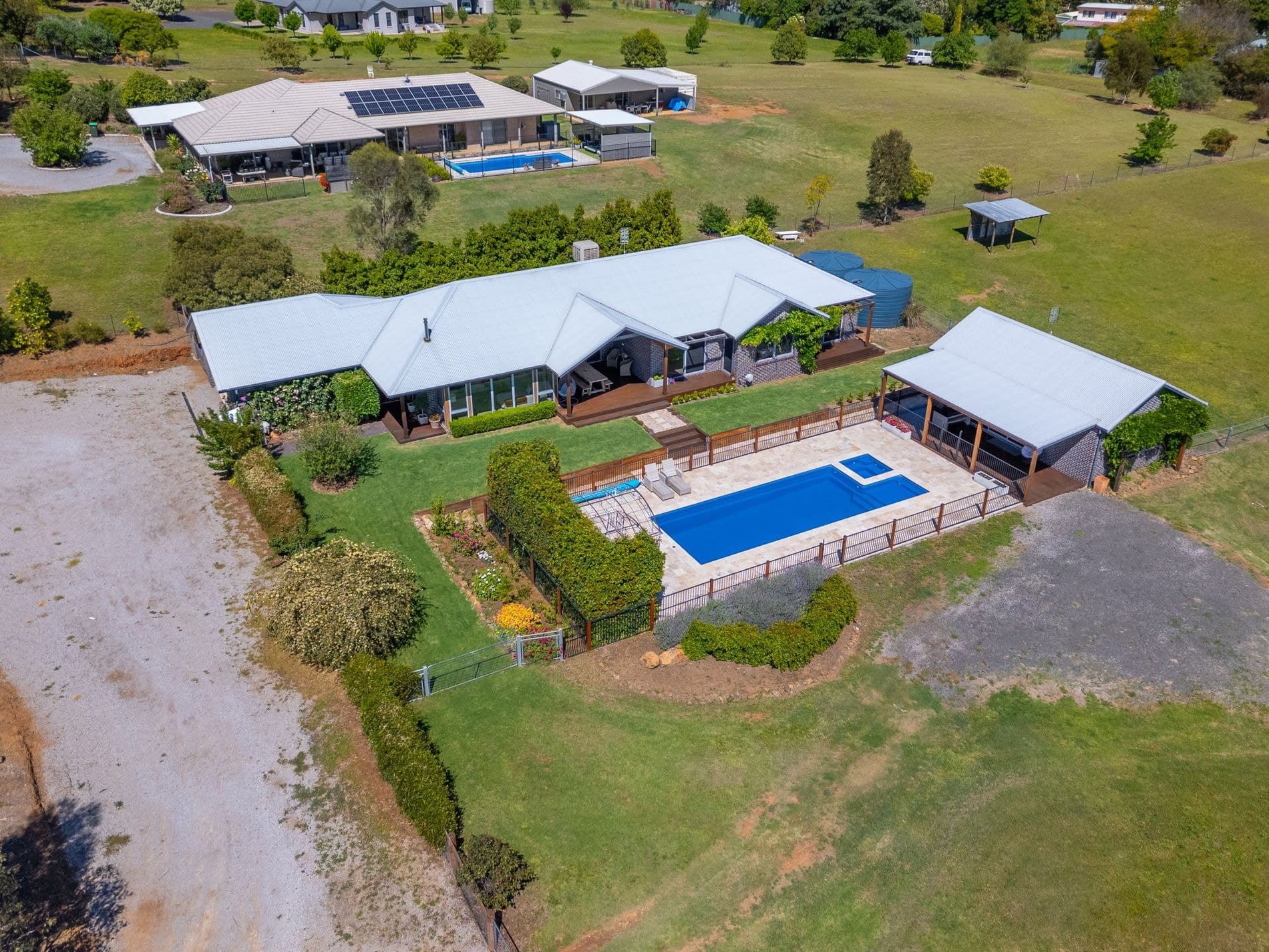 39 Falcon Drive, Calala - Thumbnail 2