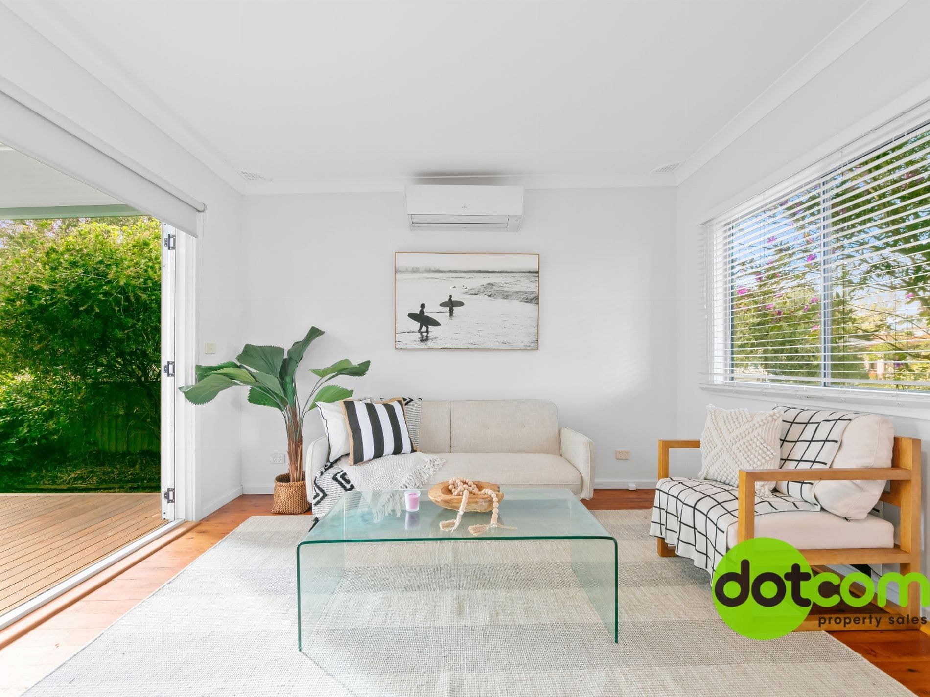15 Suncrest Parade, Gorokan - Image 1