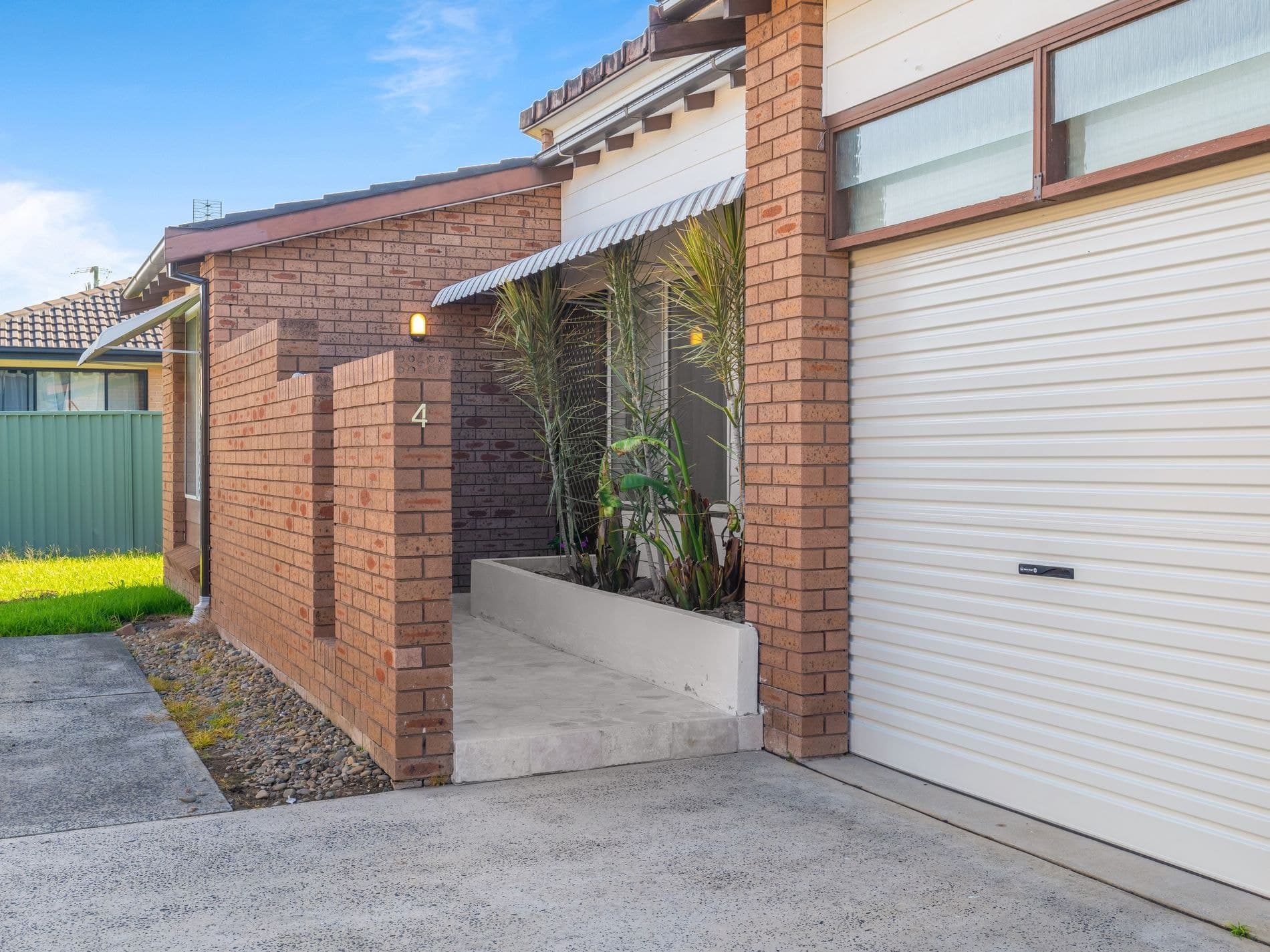 4 / 10-12 Kalulah Avenue, Gorokan - Image 1