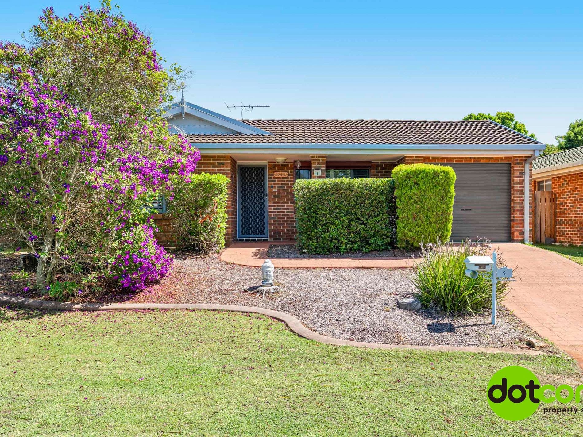 9 Newton Place, Blue Haven, Blue Haven - Image 1