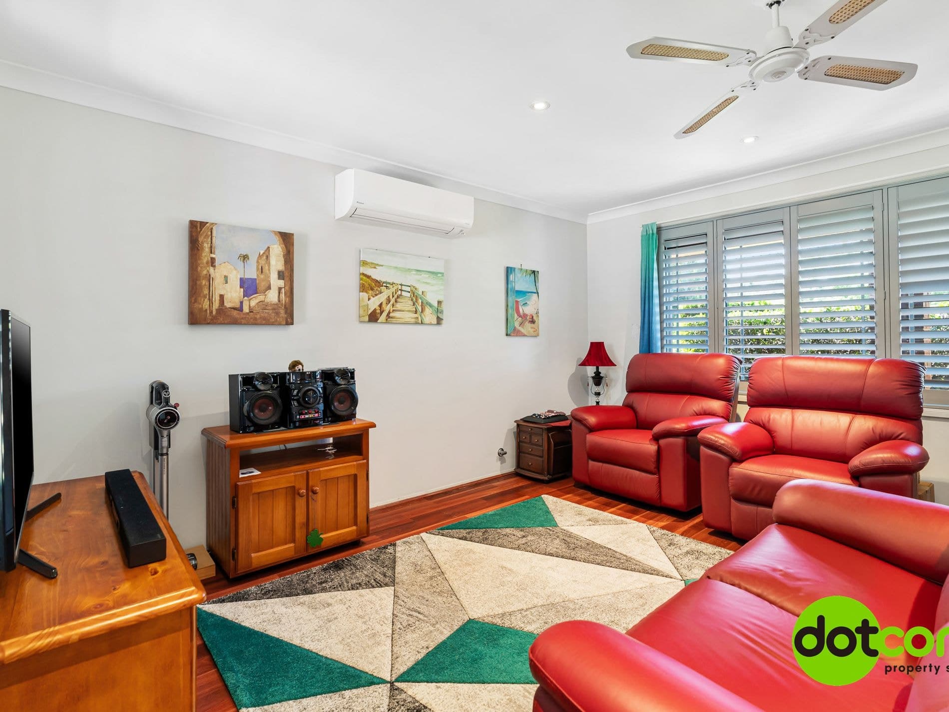 9 Newton Place, Blue Haven, Blue Haven - Thumbnail 2
