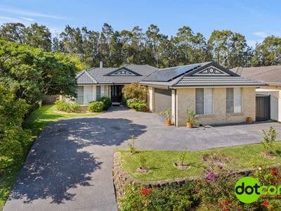 38 MacDougall Crescent, Hamlyn Terrace - Image 1