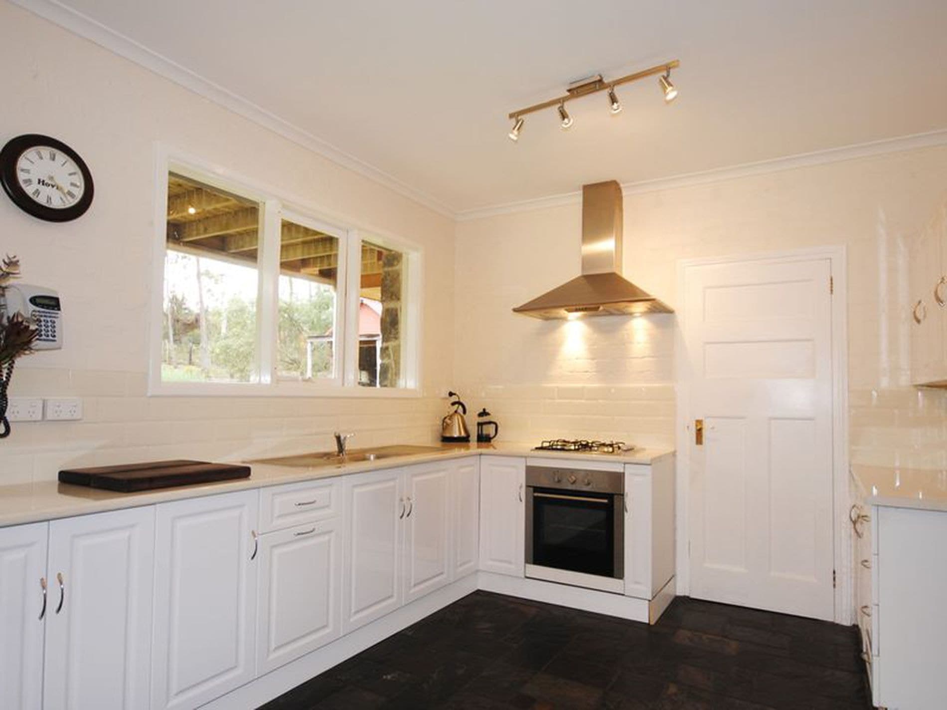 393 Rifle Range Road, Sandford, Sandford - Thumbnail 5