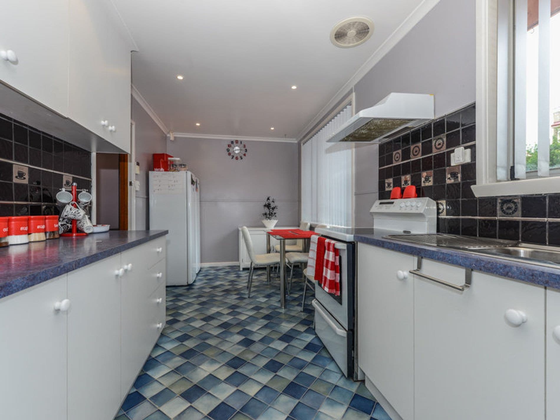 7 Milburn Place, Glenorchy, Glenorchy - Thumbnail 3