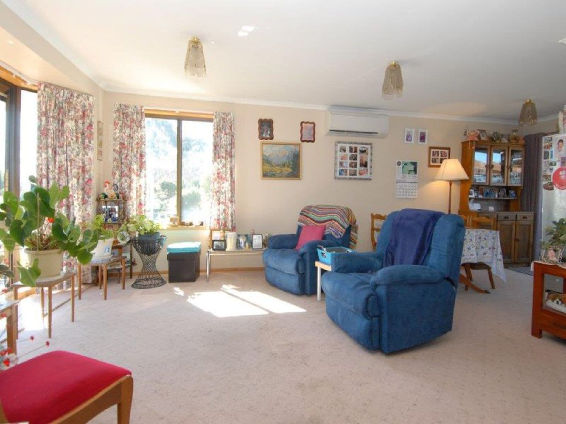 35 Village Drive, Kingston, Kingston - Thumbnail 2