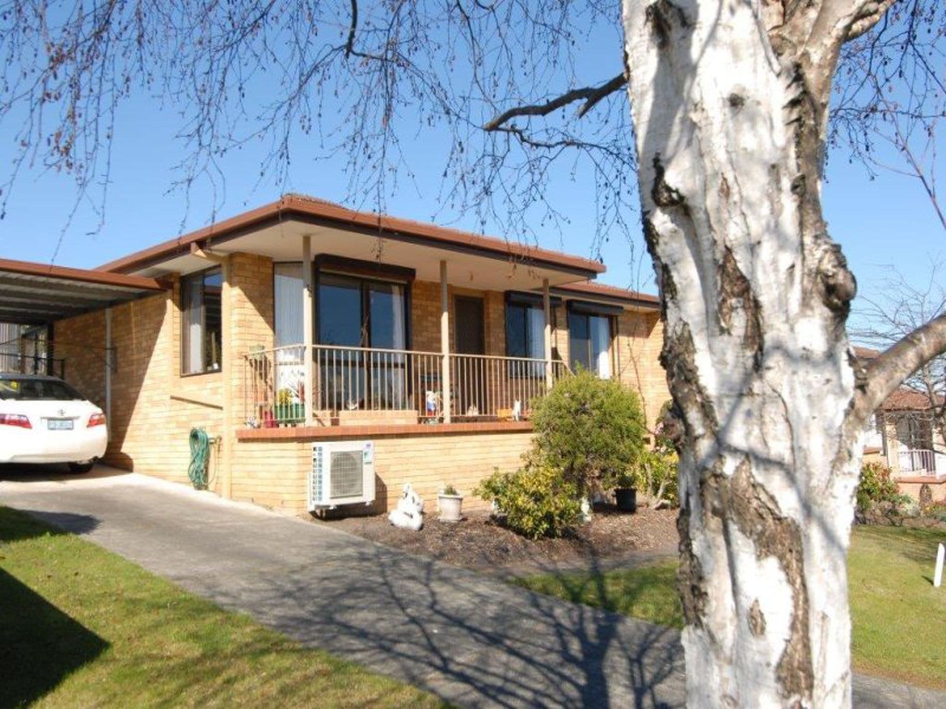 35 Village Drive, Kingston, Kingston - Thumbnail 3