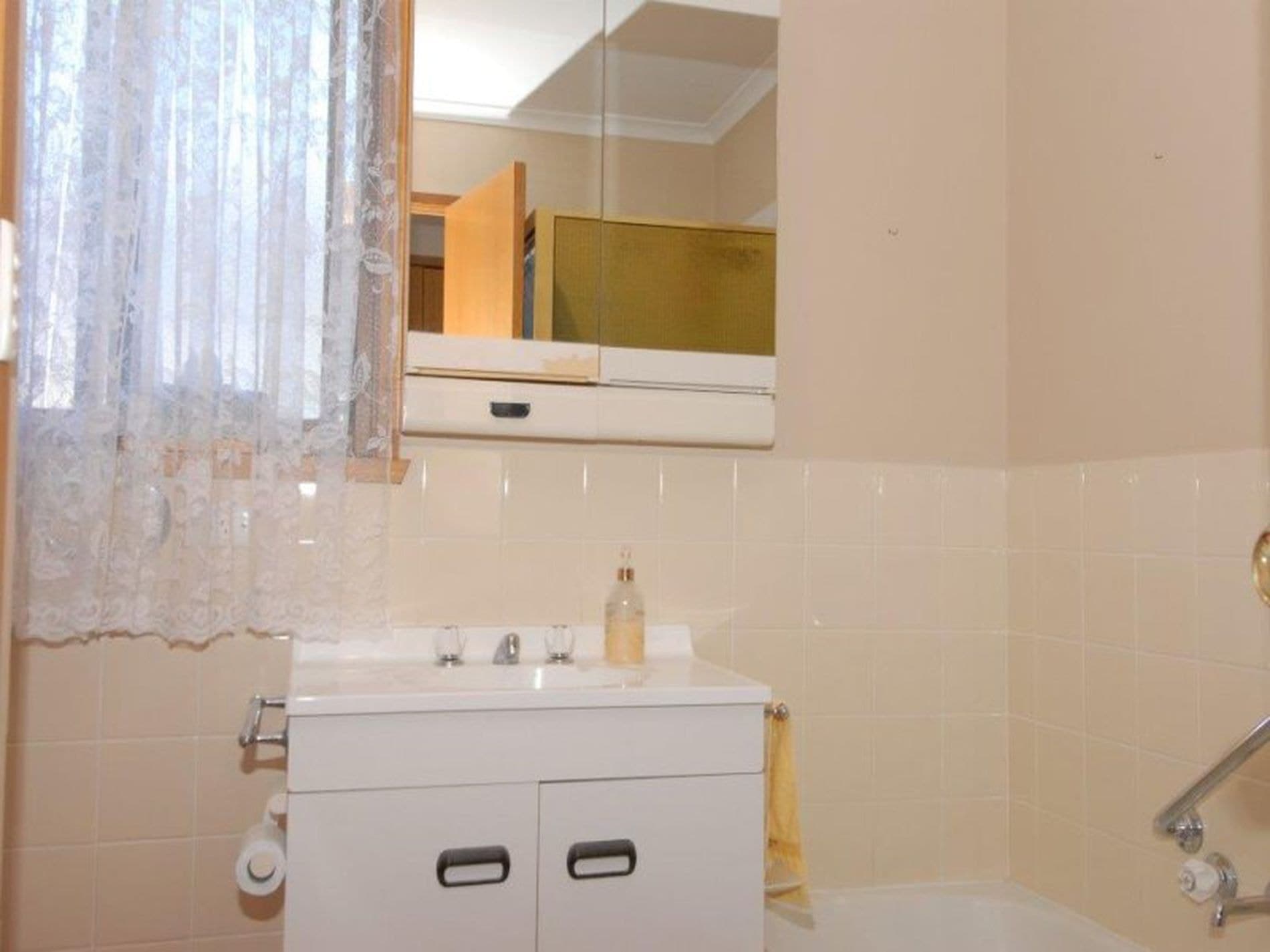 35 Village Drive, Kingston, Kingston - Thumbnail 8