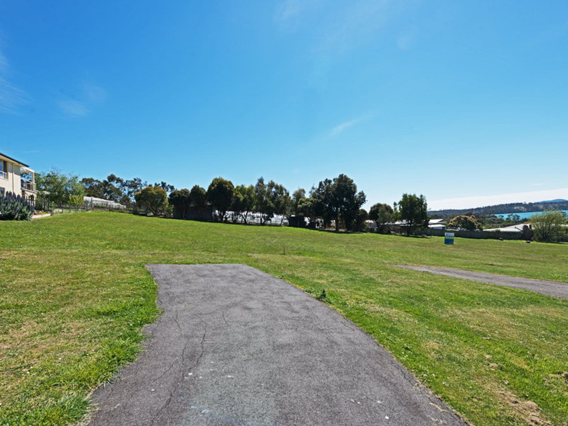 12 Seaview Crescent, Orford, Orford - Thumbnail 2