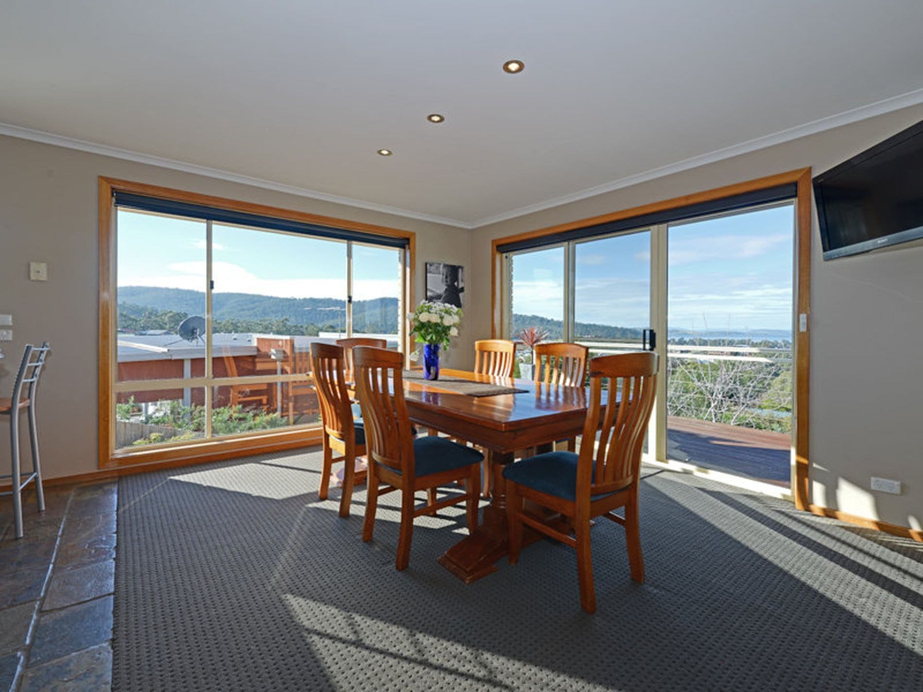 10 Fiani Court, KINGSTON TAS, Kingston - Thumbnail 2