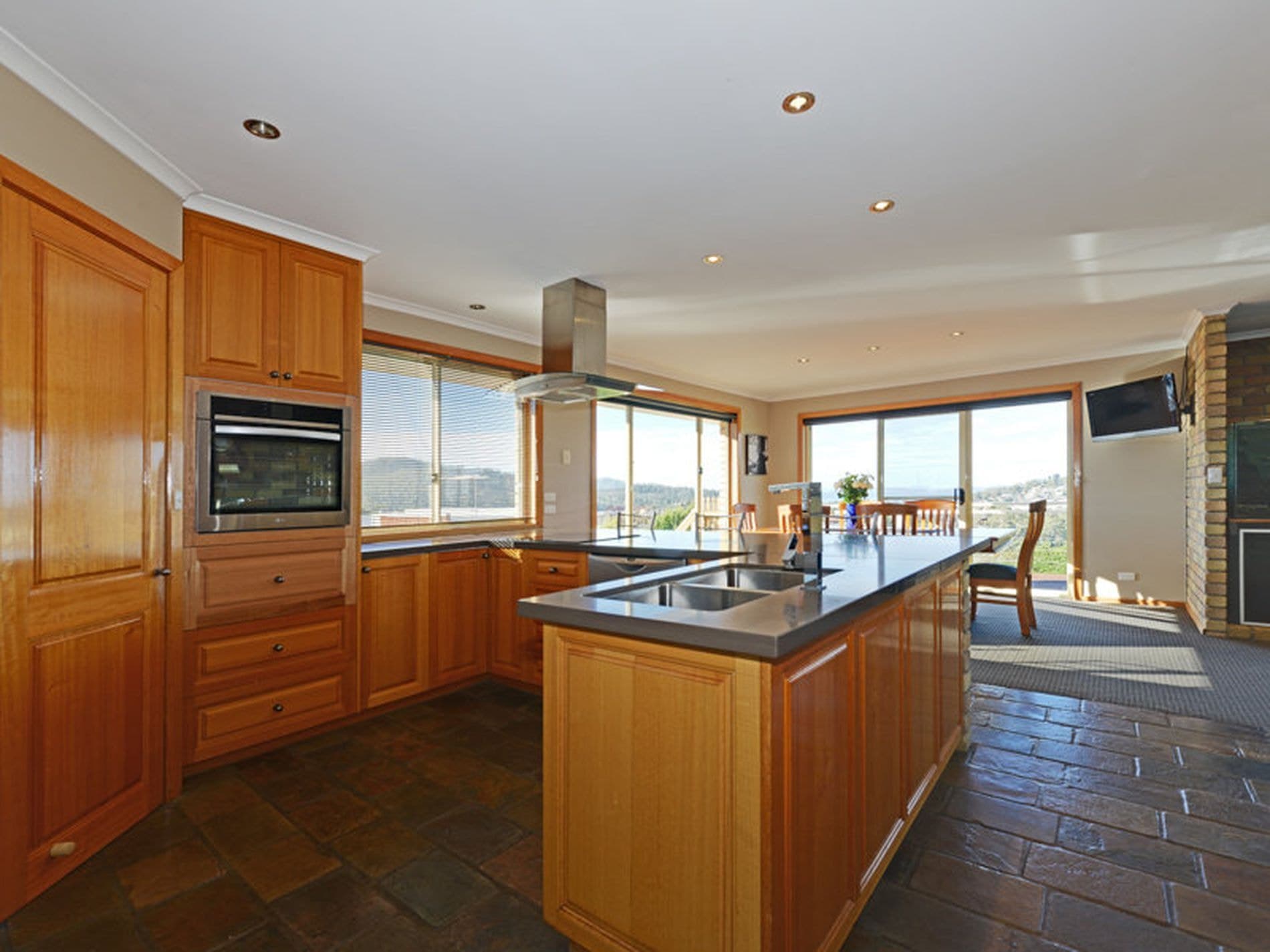 10 Fiani Court, KINGSTON TAS, Kingston - Thumbnail 4
