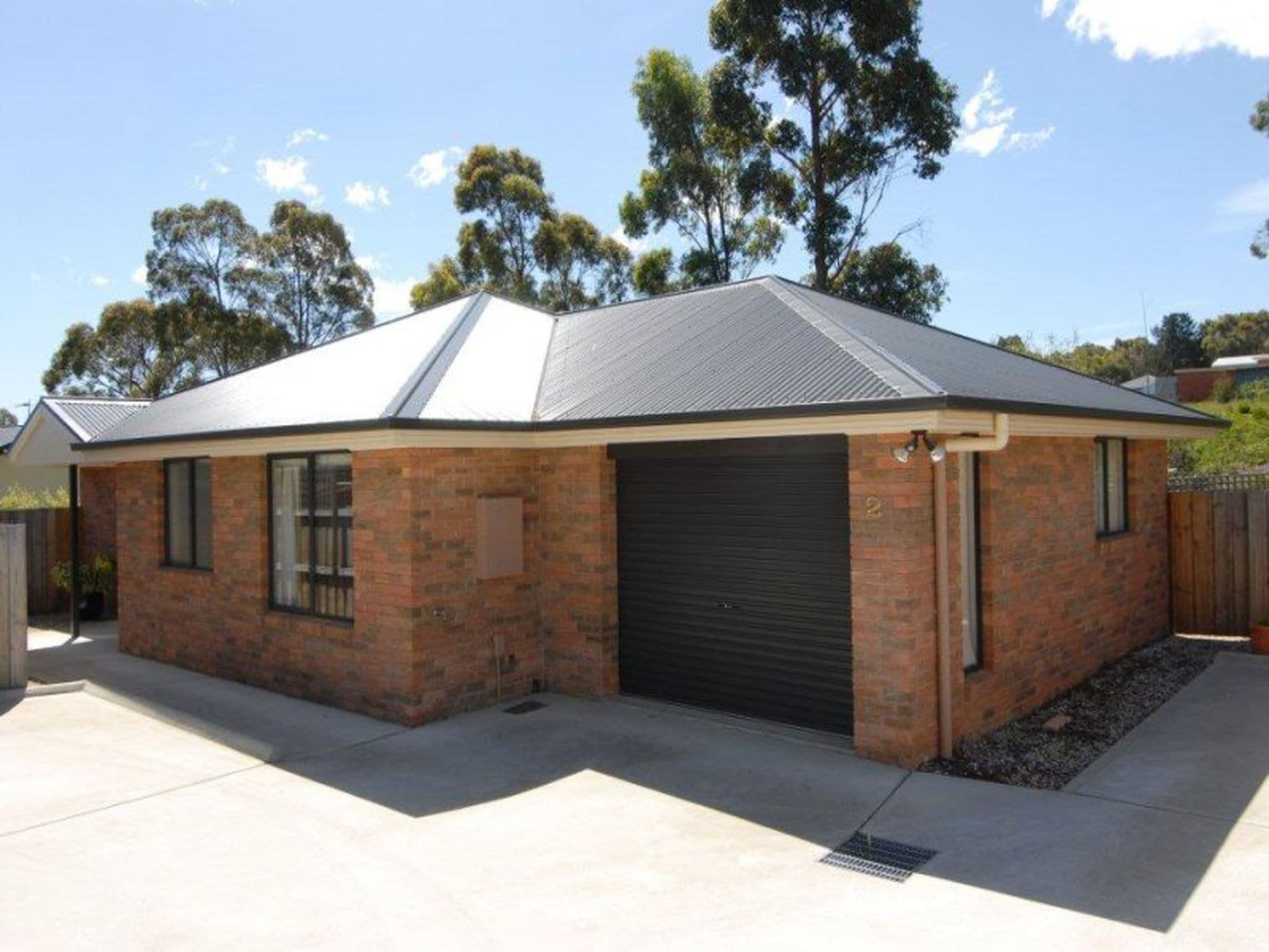 2 / 4 Lomandra Drive, BLACKMANS BAY TAS, Blackmans Bay - Image 1