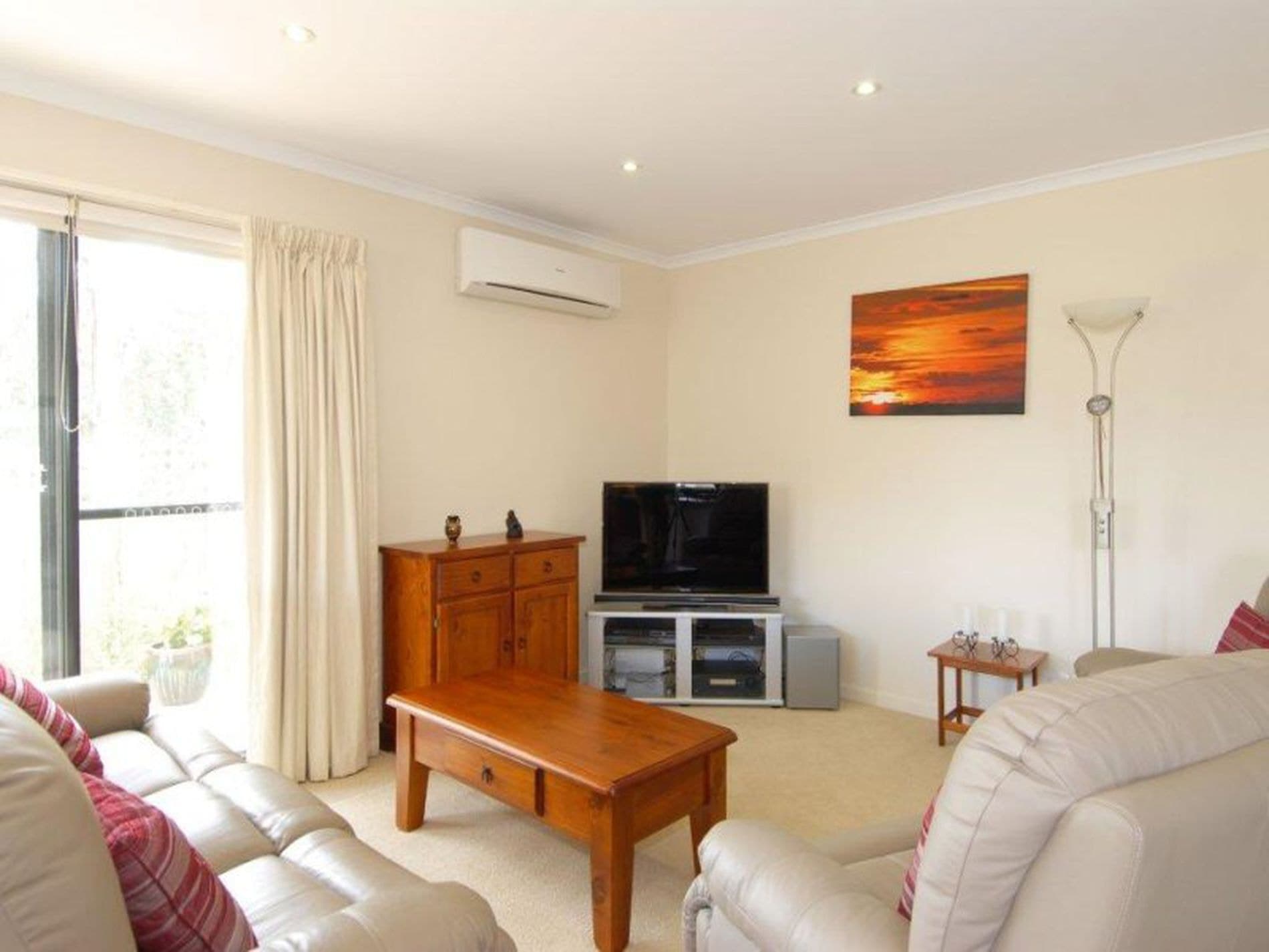 2 / 4 Lomandra Drive, BLACKMANS BAY TAS, Blackmans Bay - Thumbnail 2
