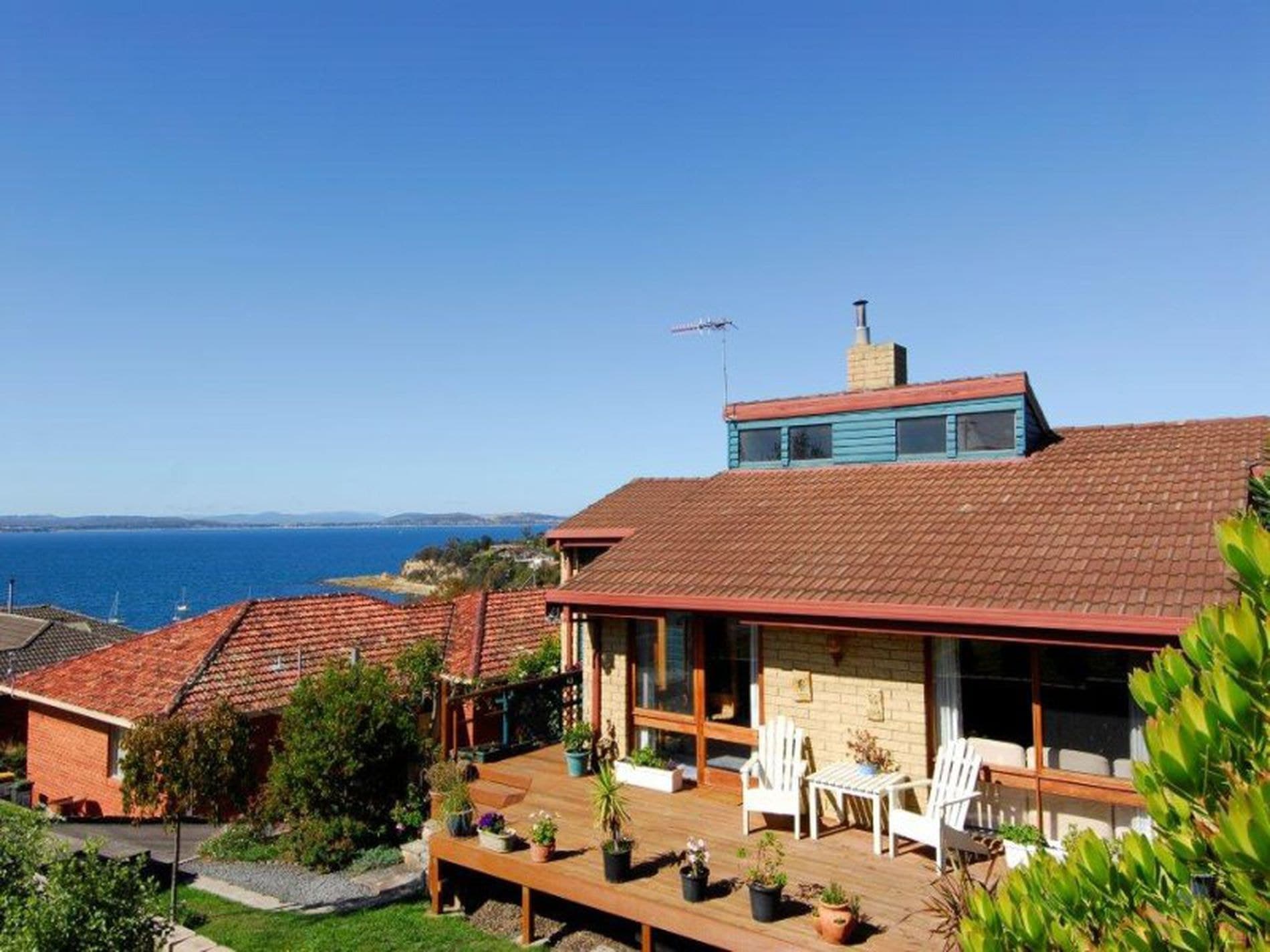 9 Tarana Road, BLACKMANS BAY TAS, Blackmans Bay - Image 1