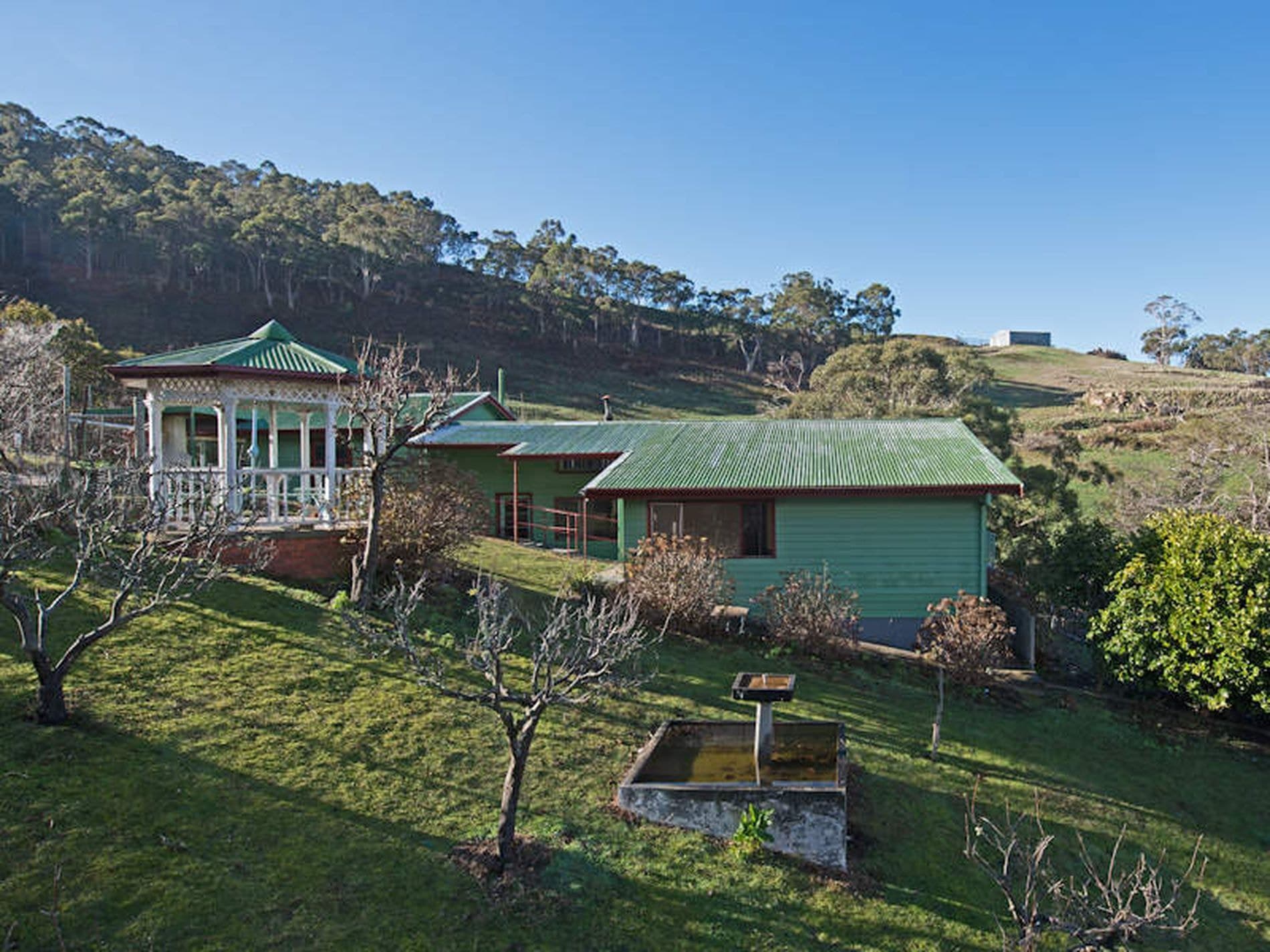 3 Tara Street, SOUTH HOBART TAS, South Hobart - Thumbnail 2