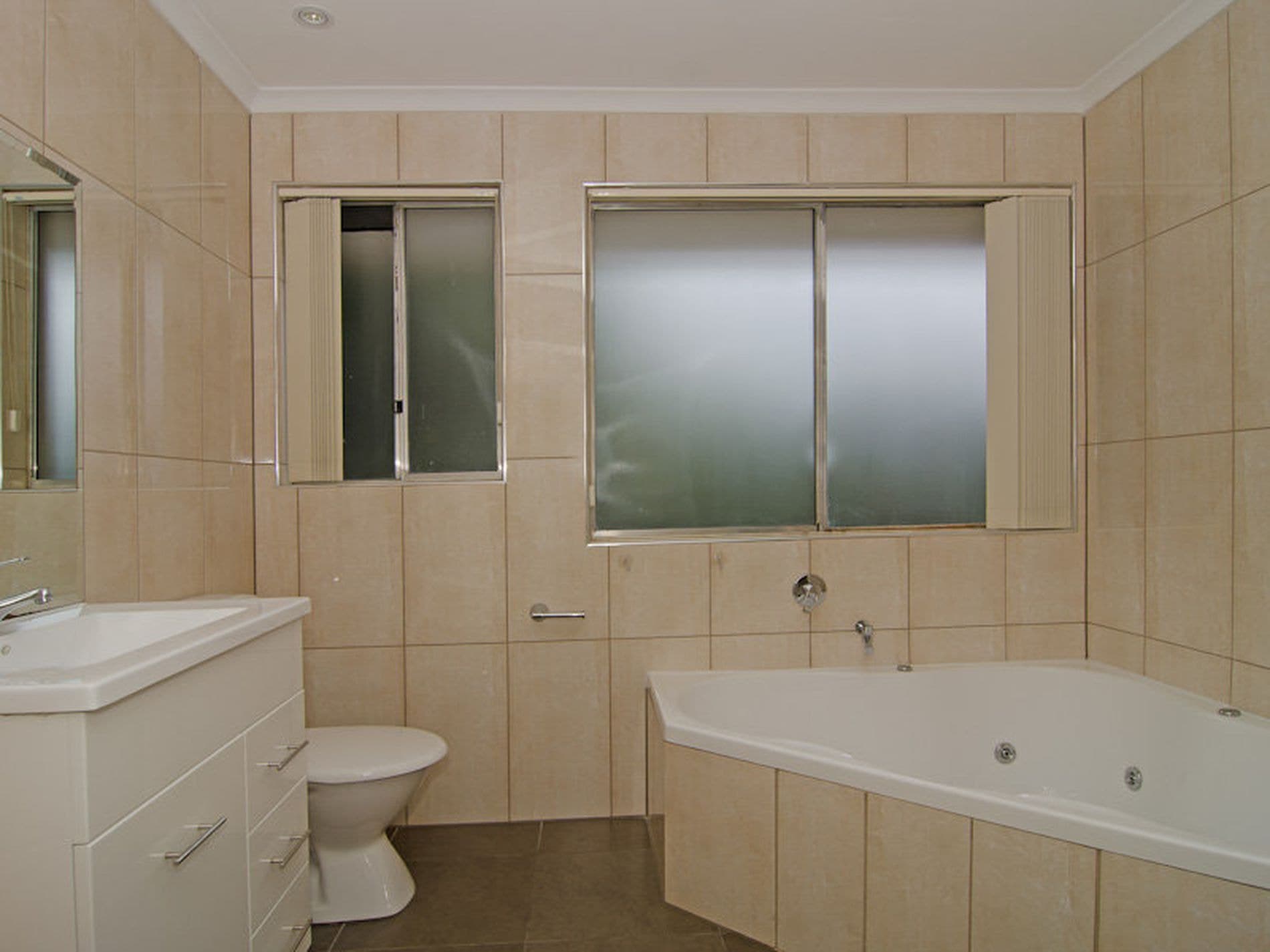 4 Courtleigh Place, Blackmans Bay, Blackmans Bay - Thumbnail 5
