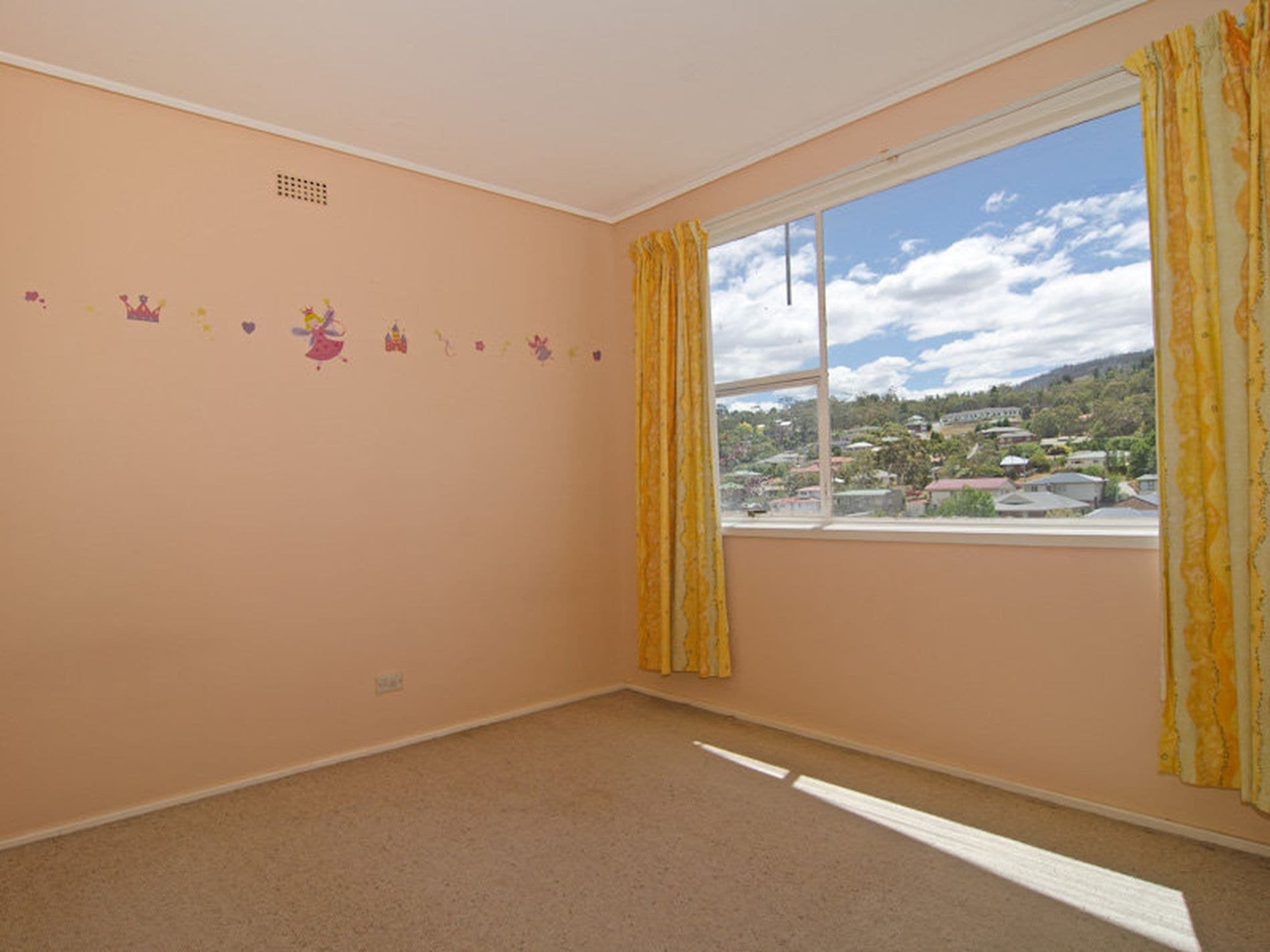2 Chelsea Court, LINDISFARNE TAS, Lindisfarne - Thumbnail 5