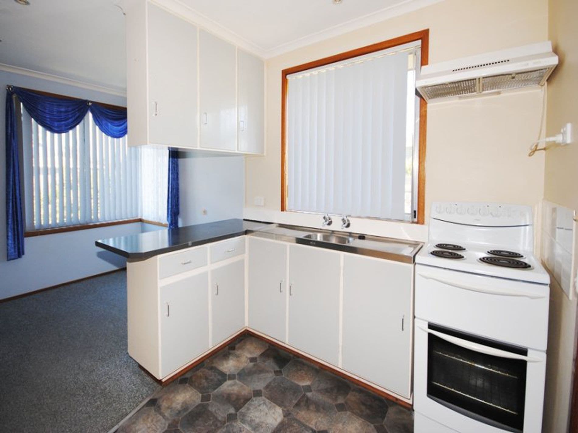 13 Hollycroft Way, CLARENDON VALE TAS, Clarendon Vale - Thumbnail 3