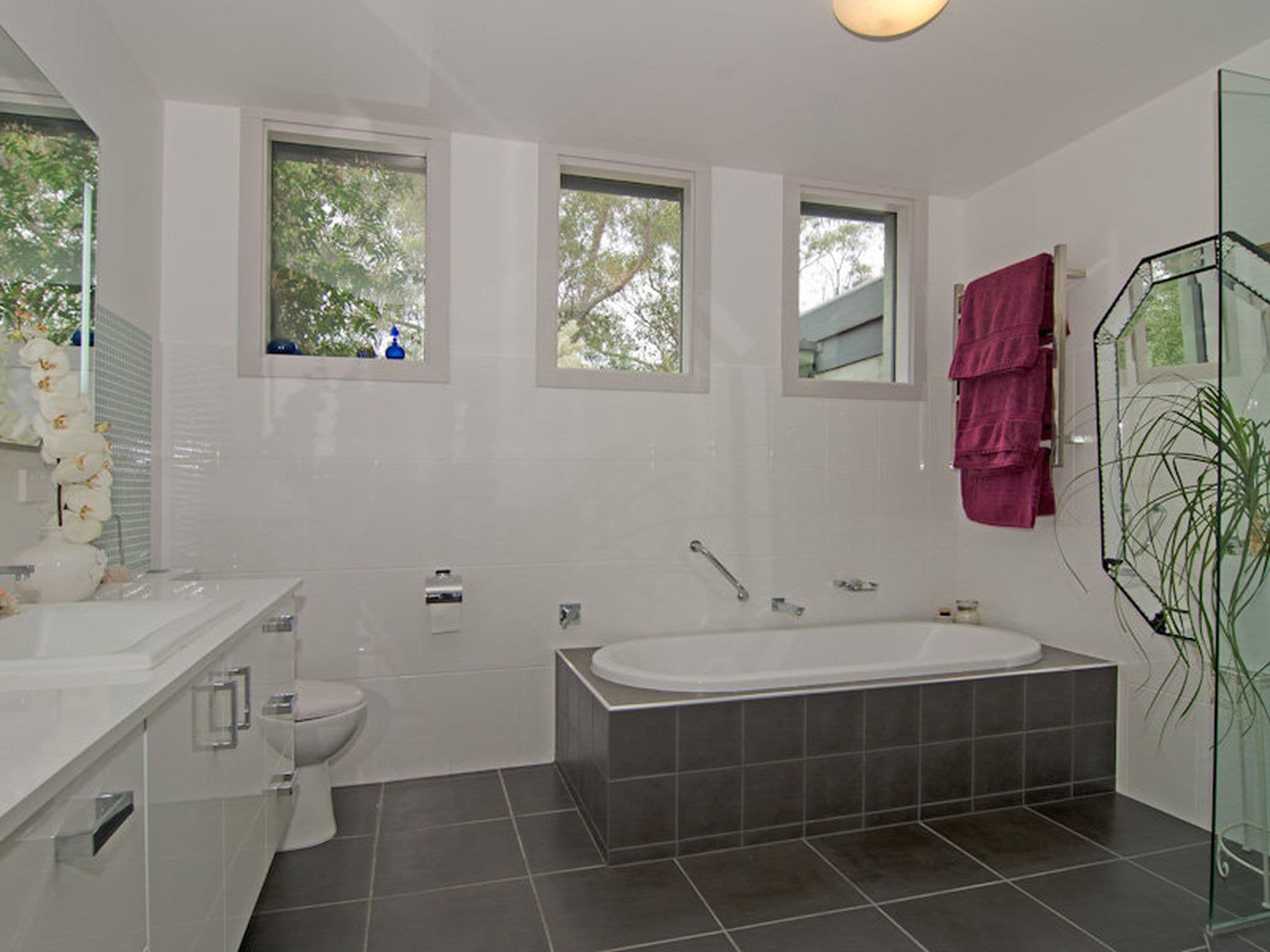 9 Grayling Avenue, South Hobart, South Hobart - Thumbnail 6