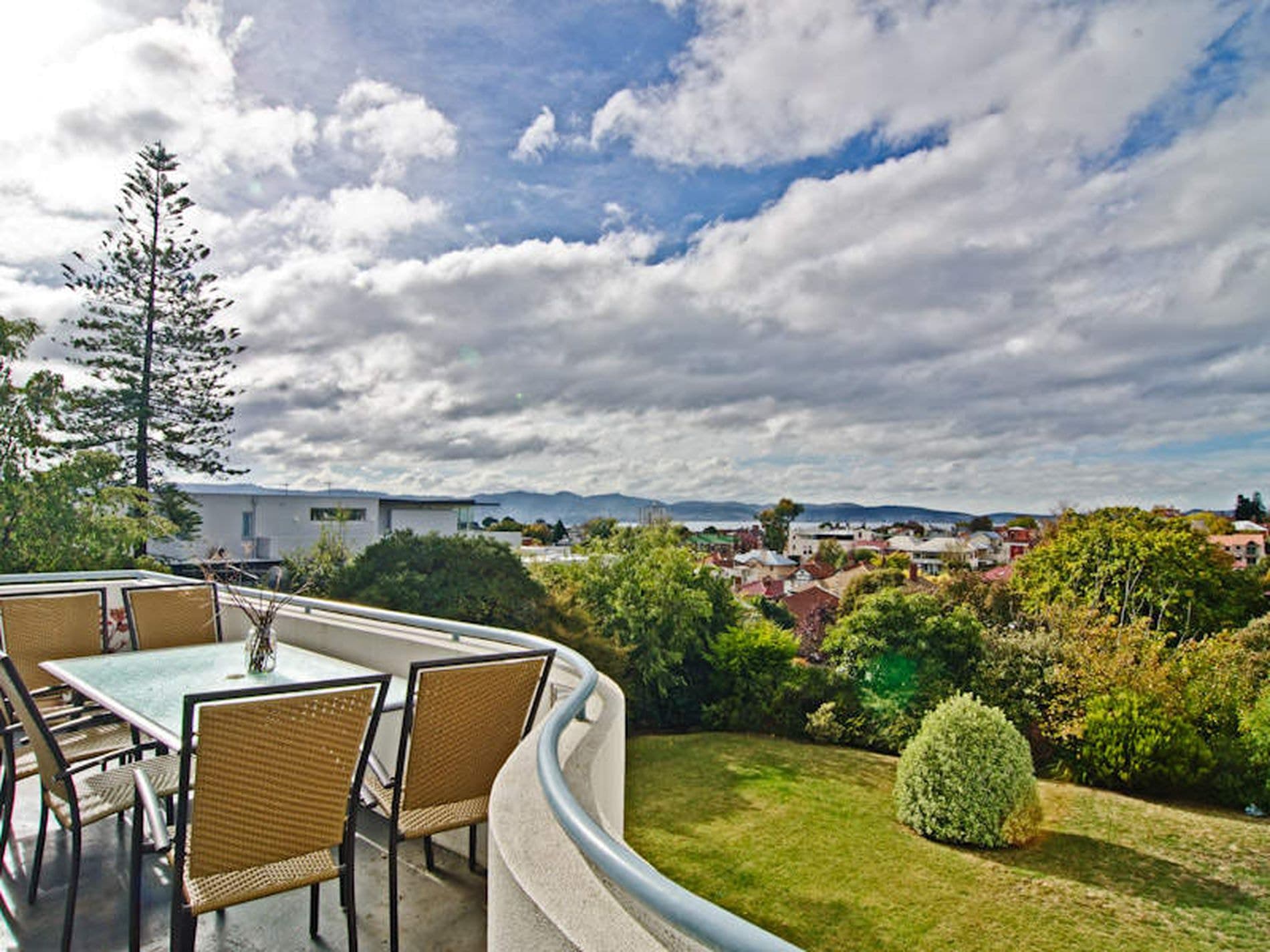 6 / 10 Ellerslie Road, BATTERY POINT TAS, Battery Point - Thumbnail 2