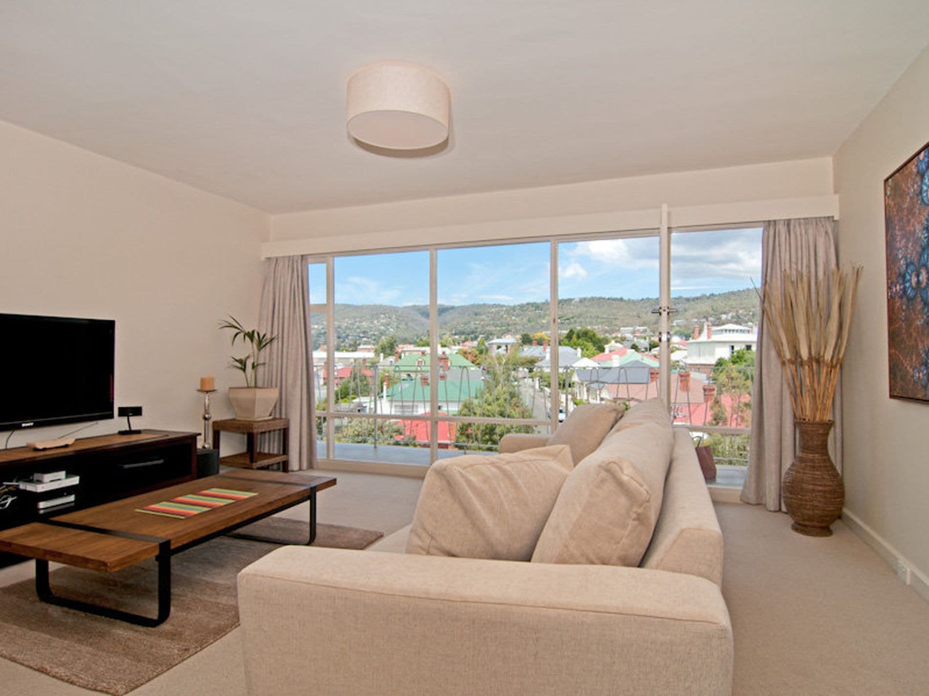 2 / 4 Jersey Street, Sandy Bay, Sandy Bay - Thumbnail 2