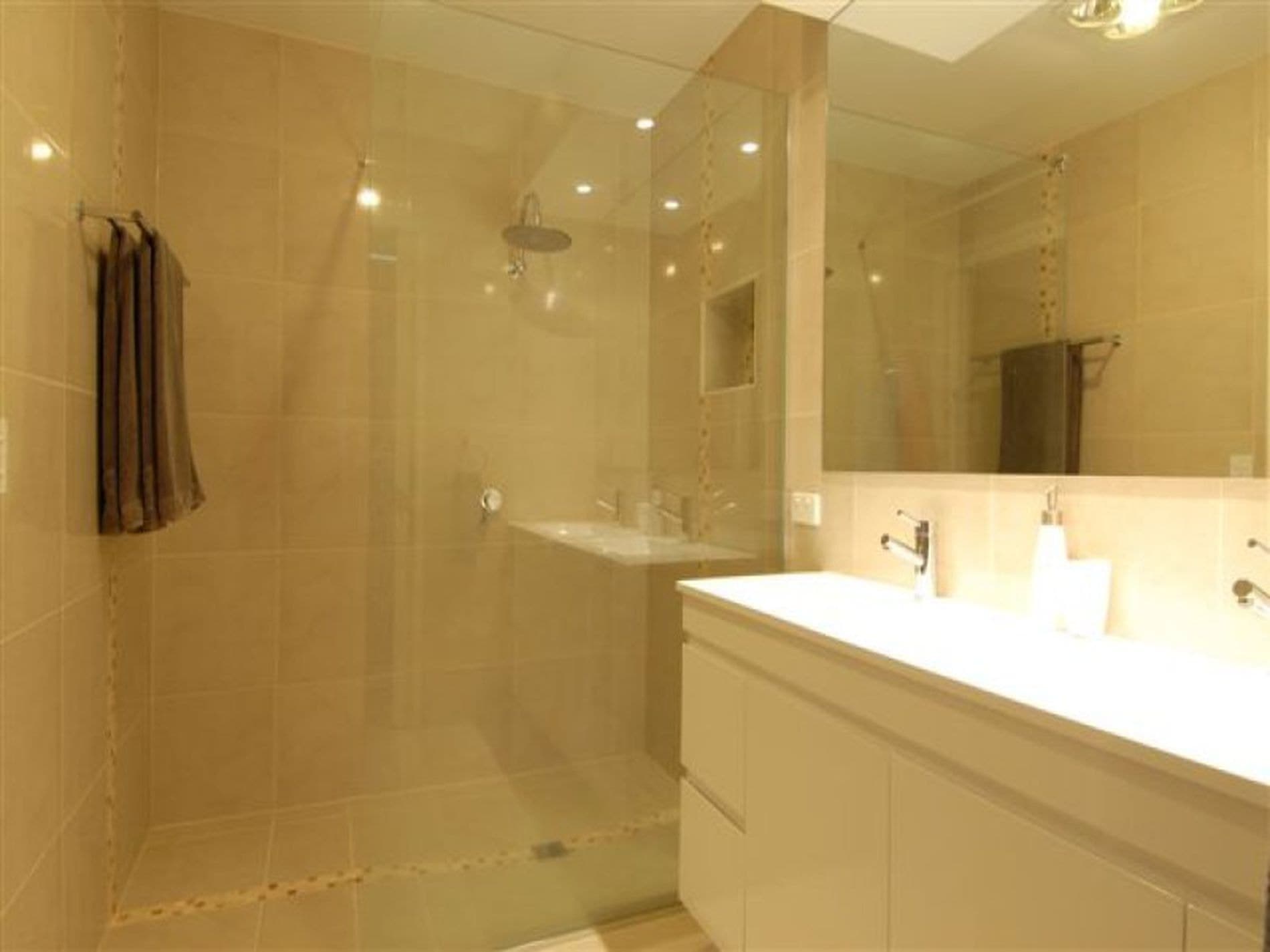 11 Lomandra Dr, BLACKMANS BAY TAS, Blackmans Bay - Thumbnail 6