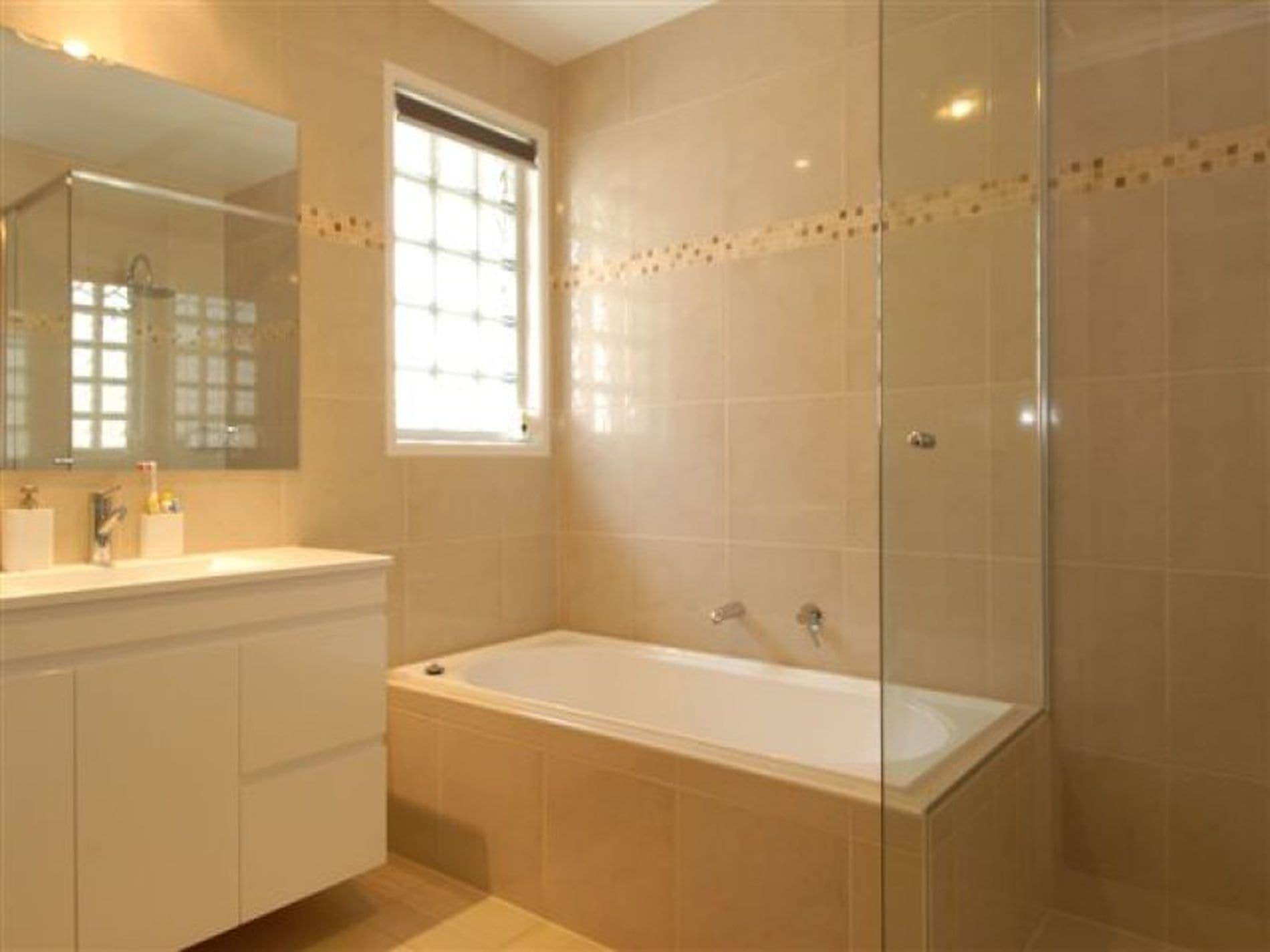11 Lomandra Dr, BLACKMANS BAY TAS, Blackmans Bay - Thumbnail 7