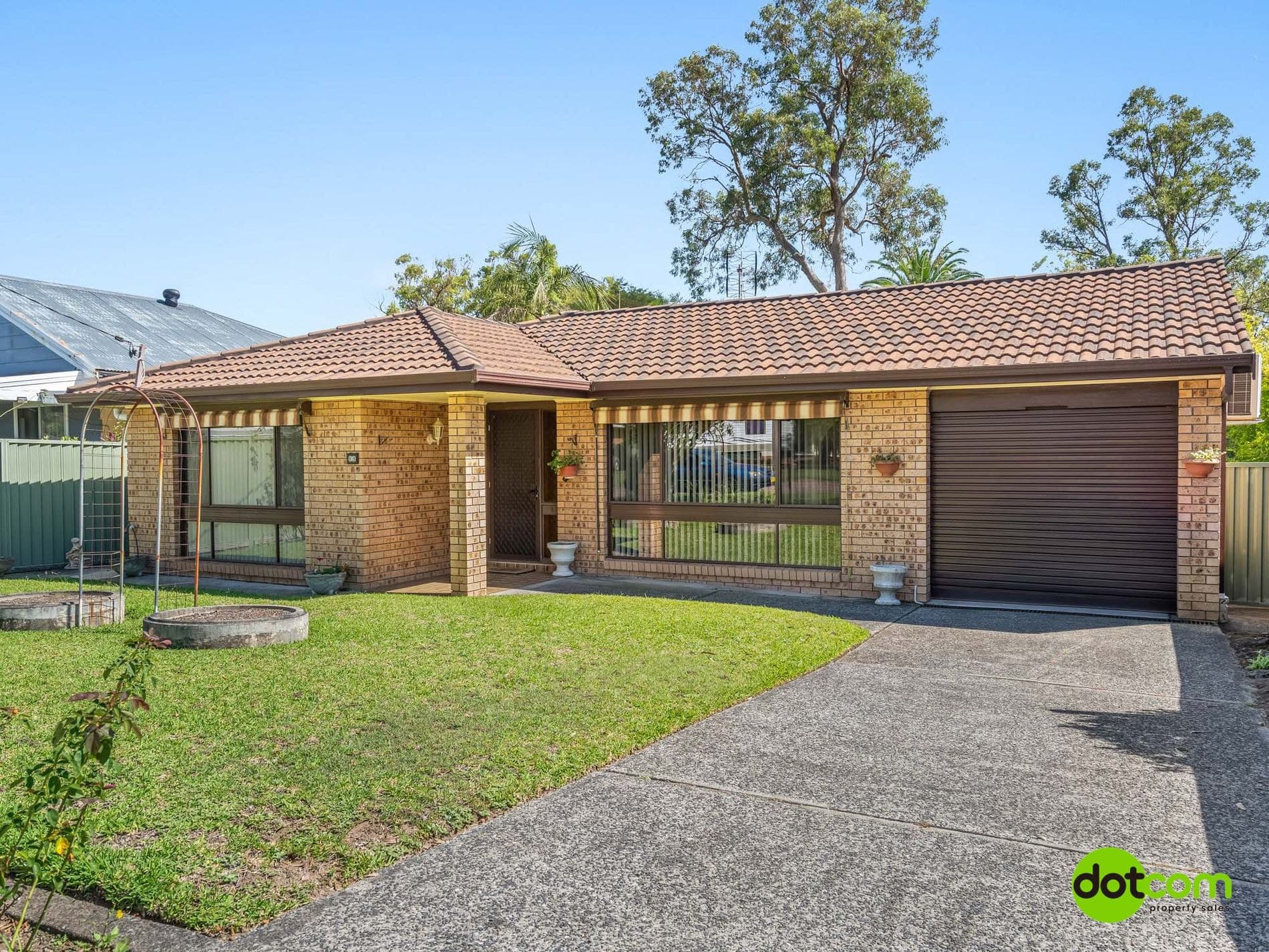 11 Inderan Avenue, Lake Haven, Lake Haven - Image 1