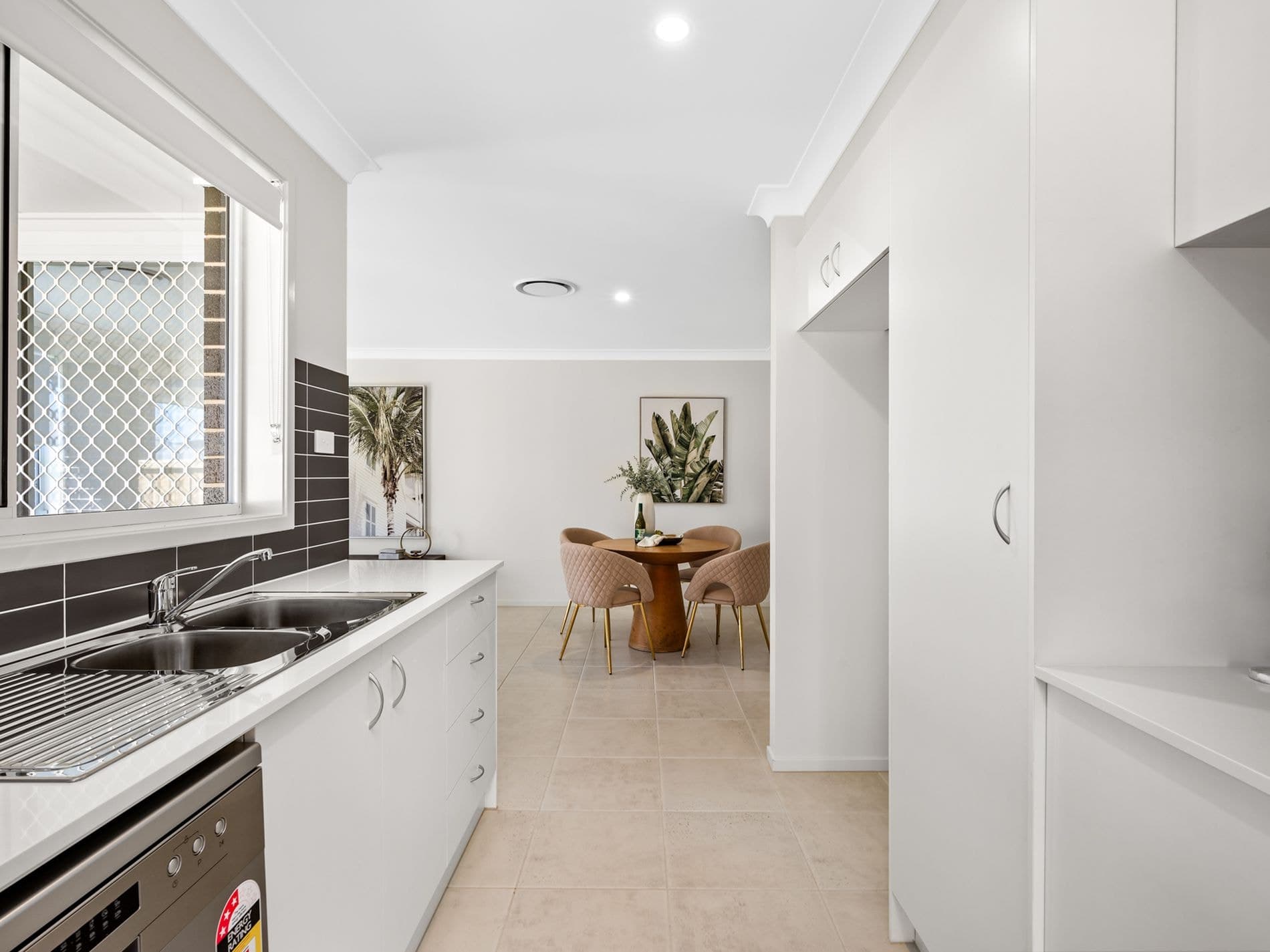 1 / 4 Caputar Way, Lochinvar, Lochinvar - Thumbnail 7