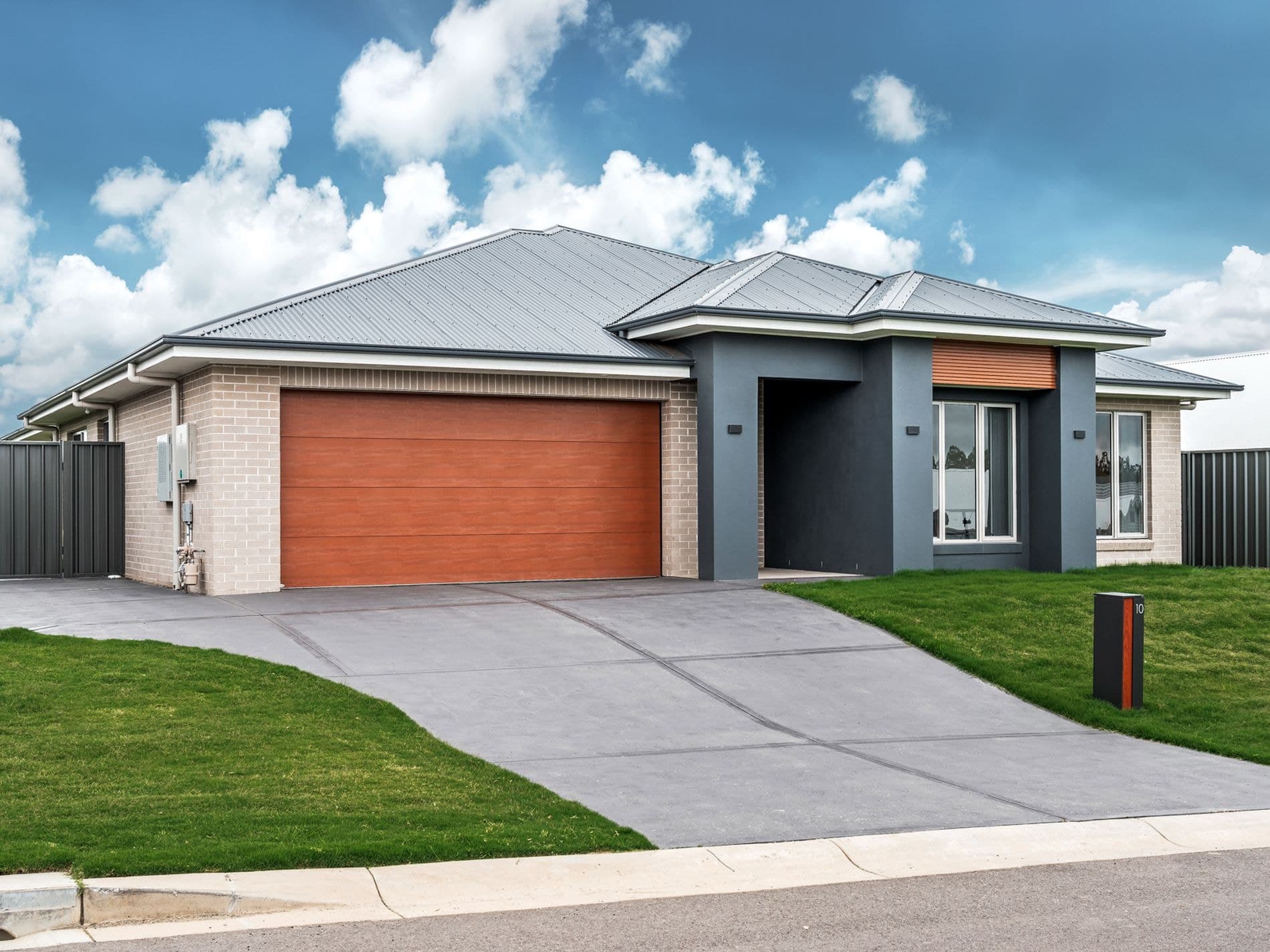 10 Mountain Ridge, Bellbird, Bellbird - Image 1