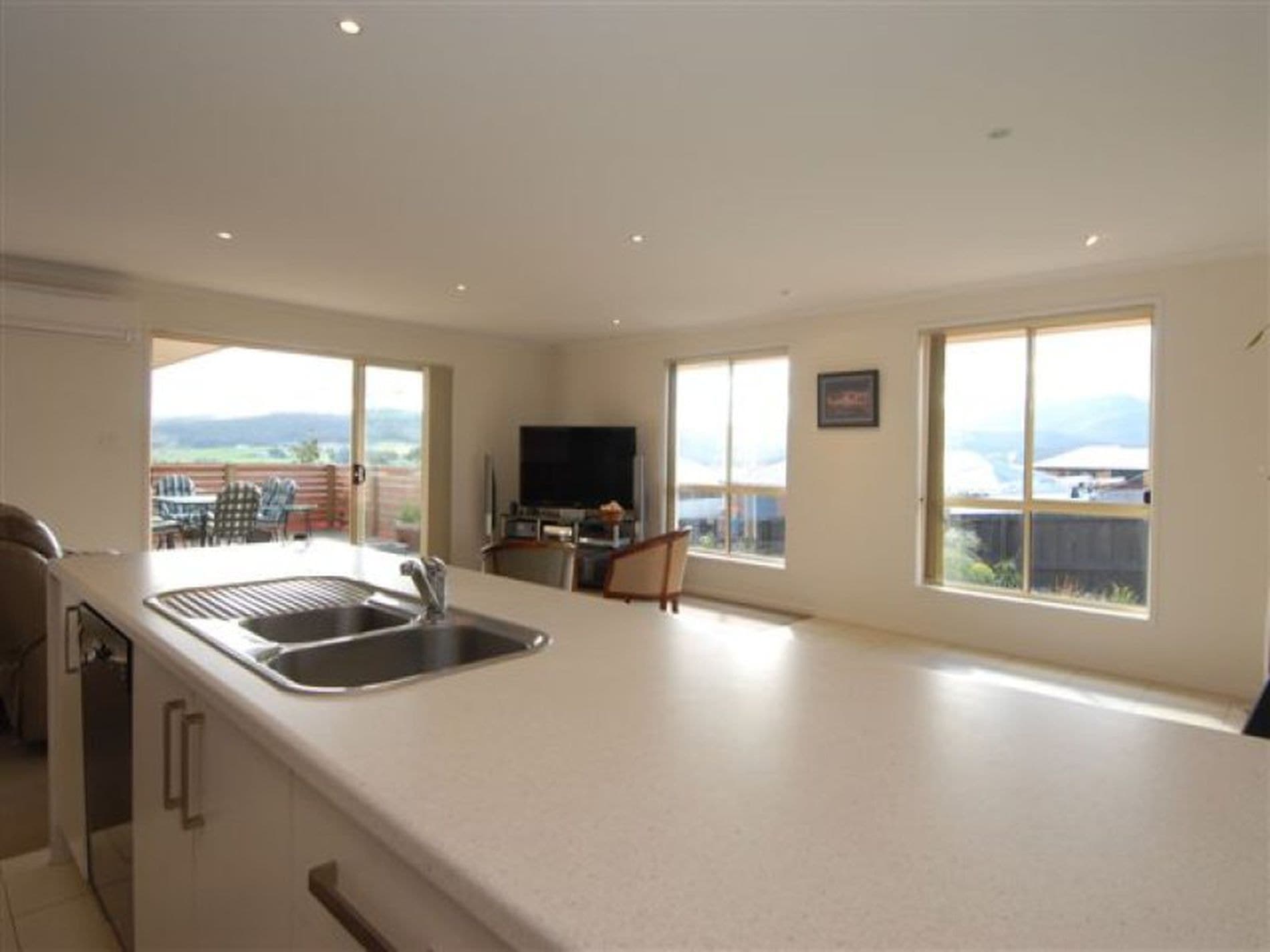13 Kingfisher Street, KINGSTON TAS, Kingston - Thumbnail 5