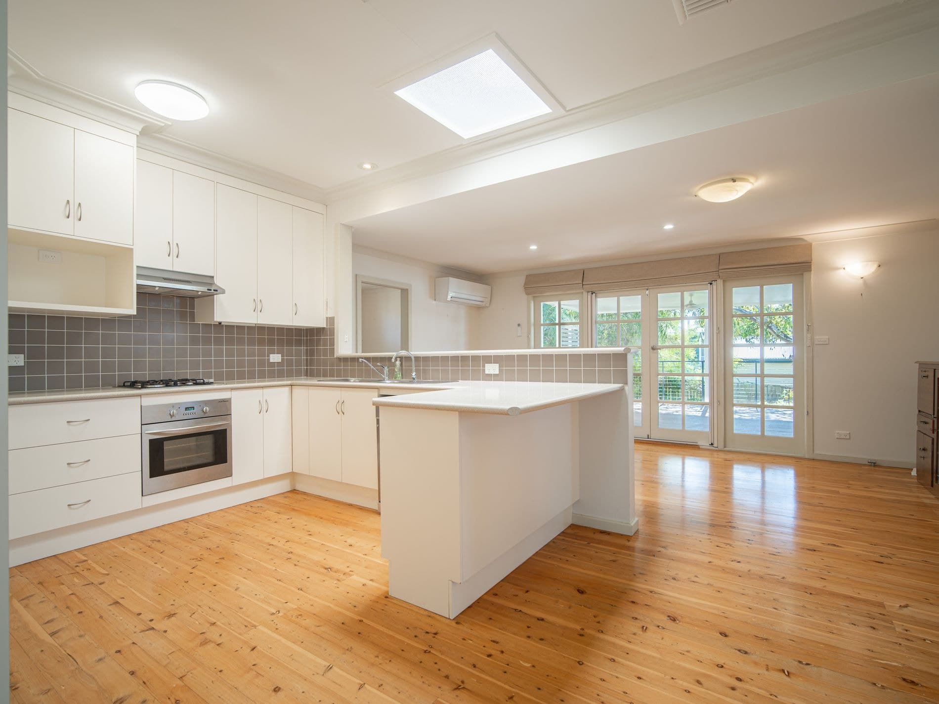 54 Holland Street, Tamworth, Tamworth - Image 1