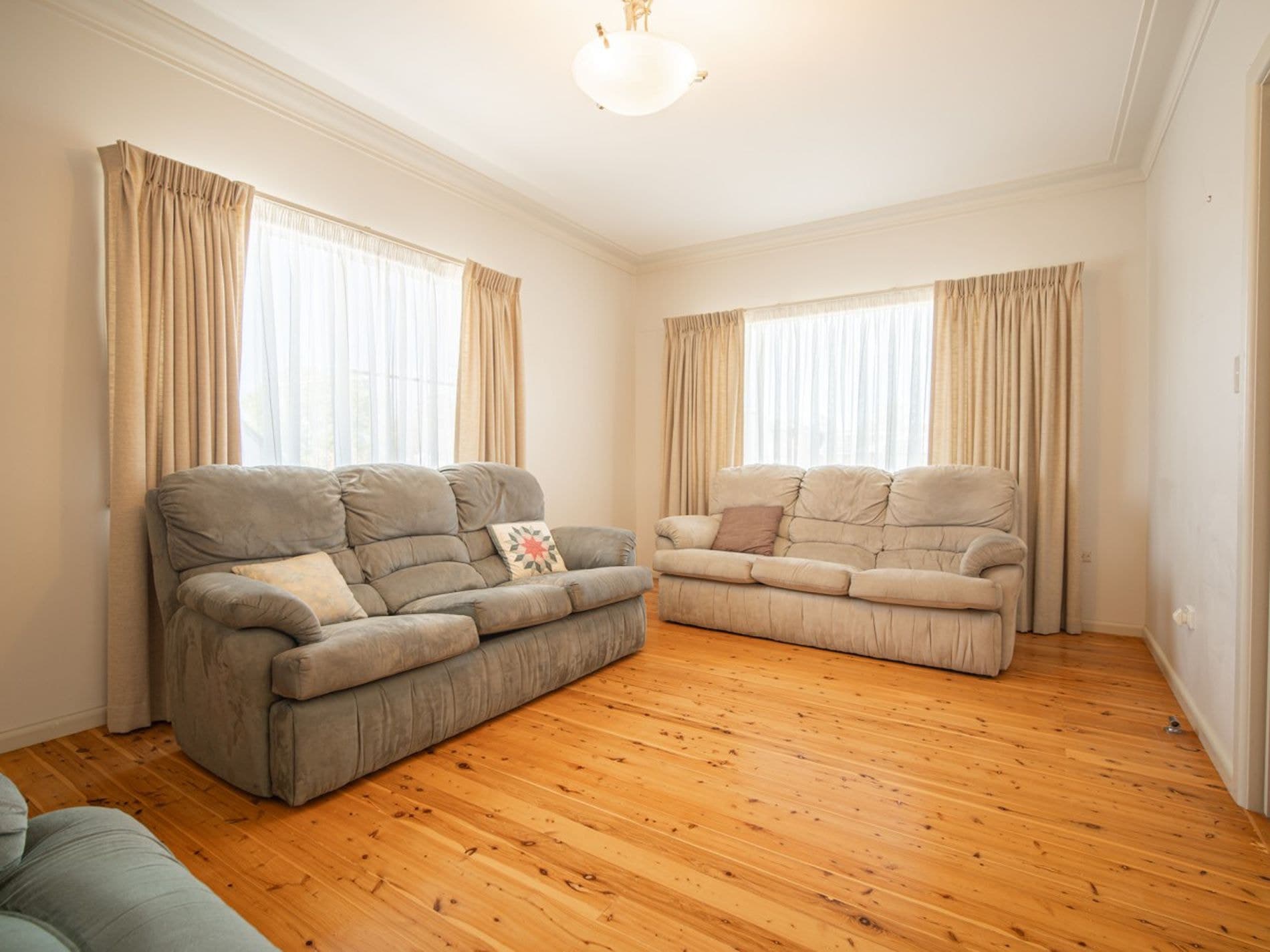54 Holland Street, Tamworth, Tamworth - Thumbnail 3