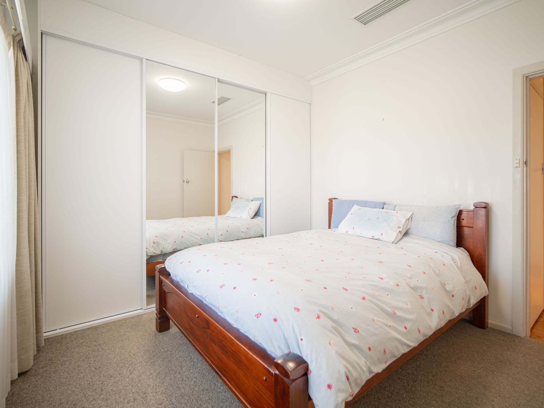 54 Holland Street, Tamworth, Tamworth - Thumbnail 7