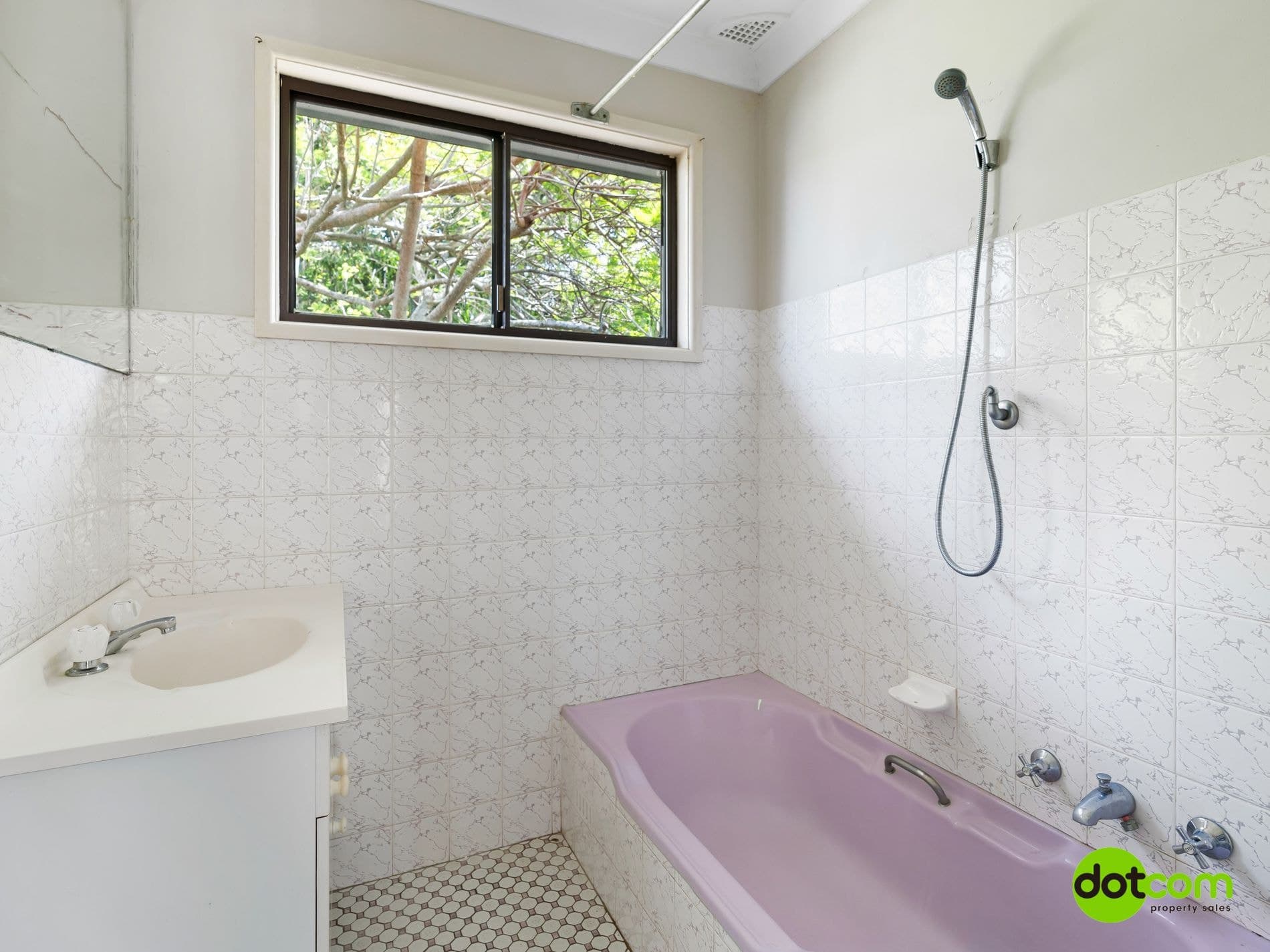 28 Panorama Avenue, Charmhaven, Charmhaven - Thumbnail 2
