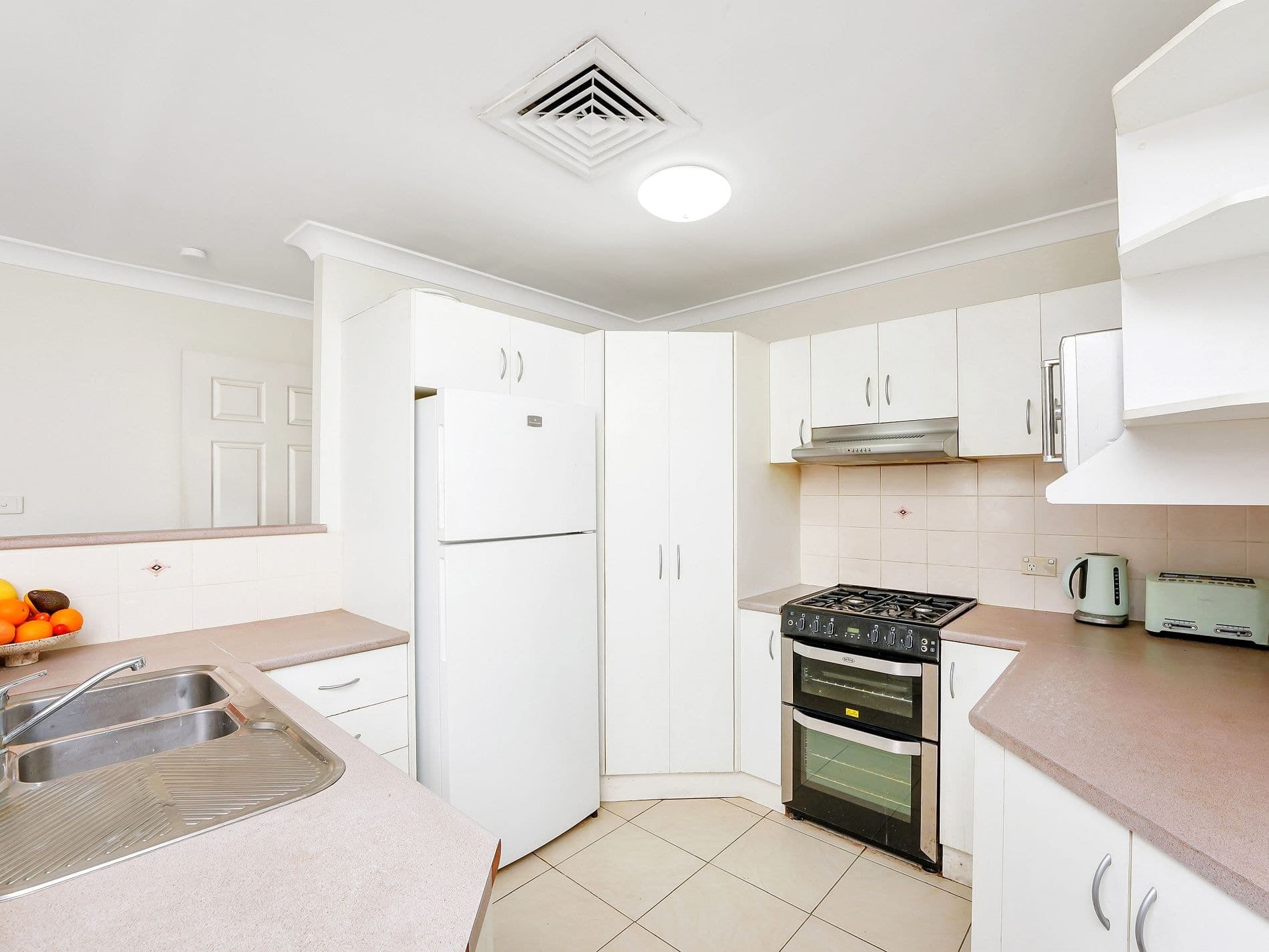6 Barwon Close, Blue Haven, Blue Haven - Thumbnail 3