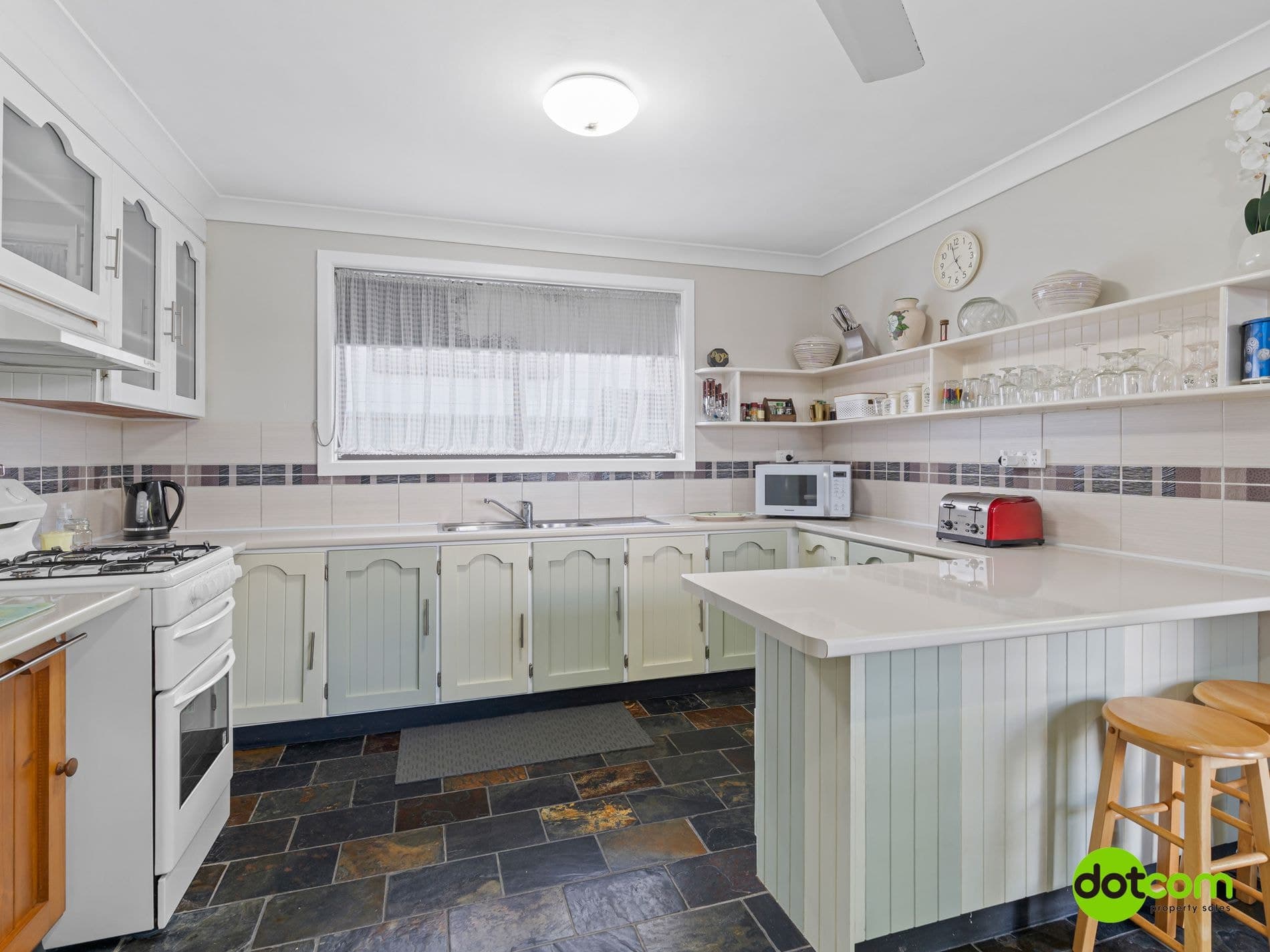 4 Deakin Avenue, Lake Munmorah, Lake Munmorah - Thumbnail 2