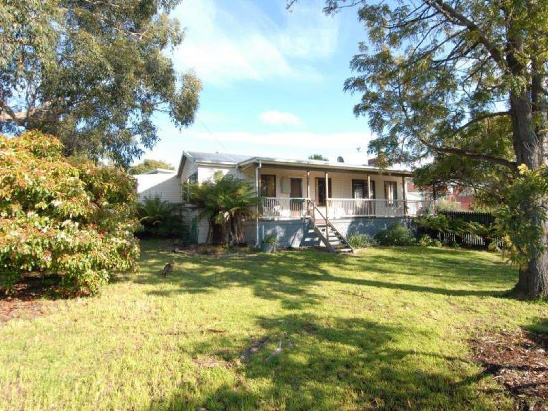 6 Sunny Avenue, BLACKMANS BAY TAS, Blackmans Bay - Image 1