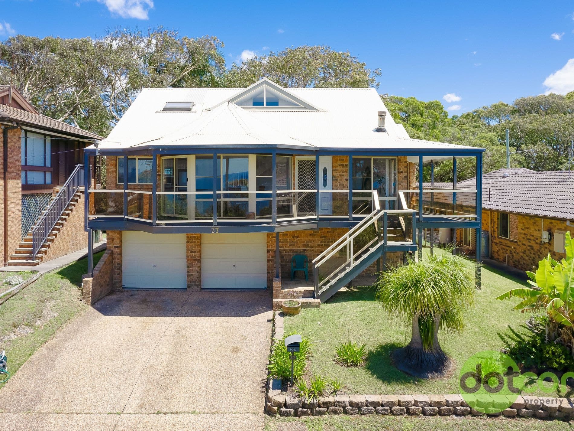 37 Scenic Drive, Caves Beach, Caves Beach - Image 1