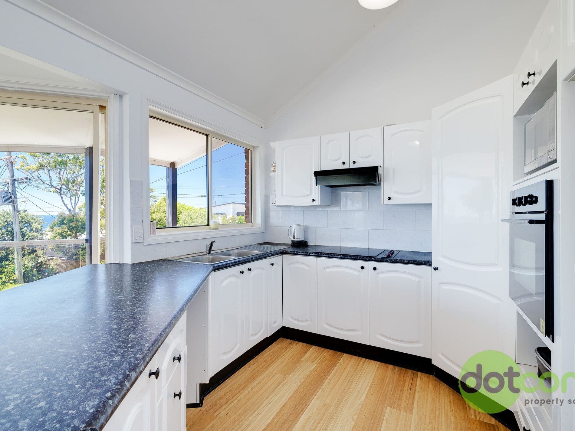 37 Scenic Drive, Caves Beach, Caves Beach - Thumbnail 8