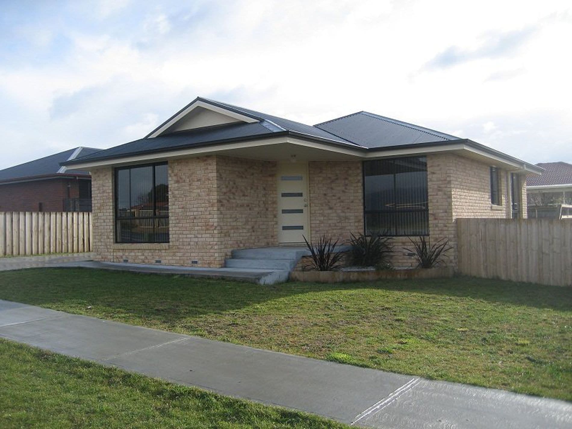 6 Joseph Link, Brighton, Brighton - Image 1