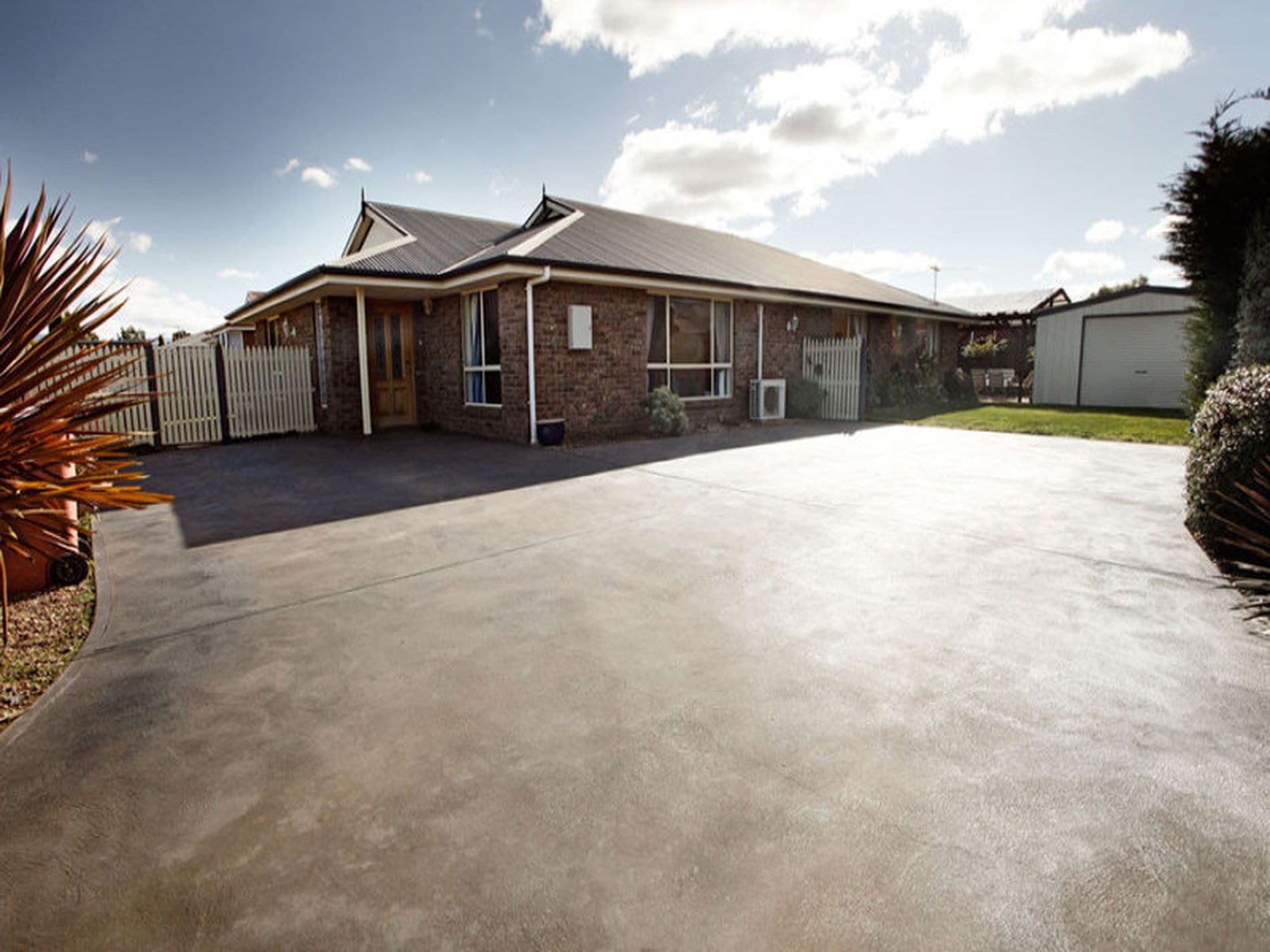 7 Creed Court, Brighton, Brighton - Thumbnail 2
