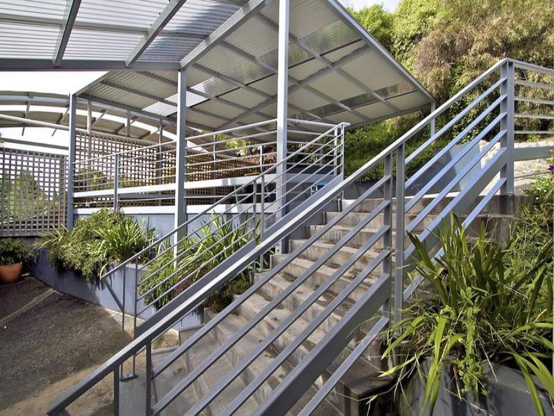 12 Nicholas Drive, Sandy Bay, Sandy Bay - Thumbnail 2