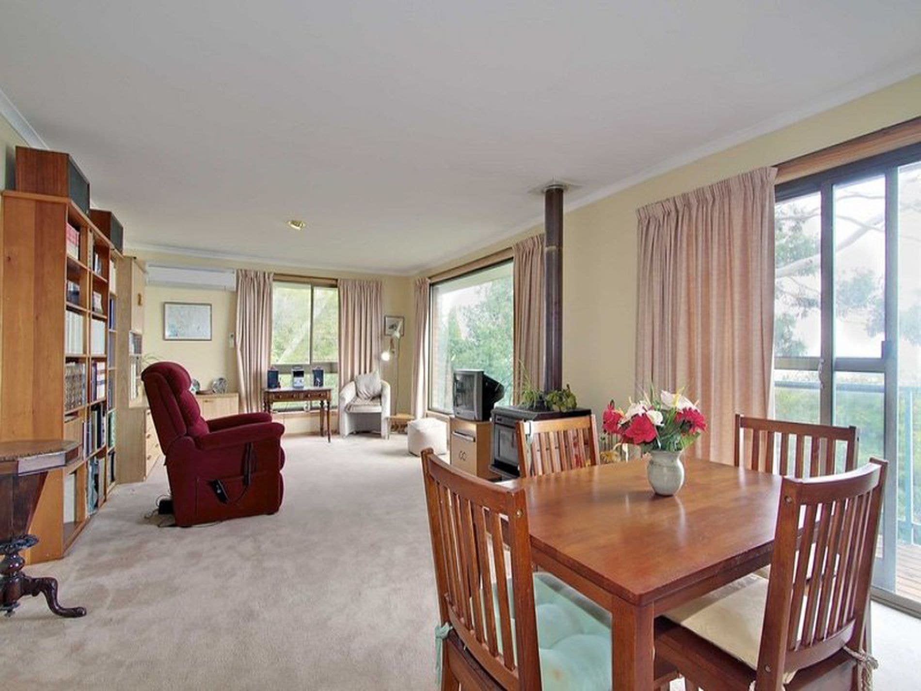 12 Nicholas Drive, Sandy Bay, Sandy Bay - Thumbnail 3