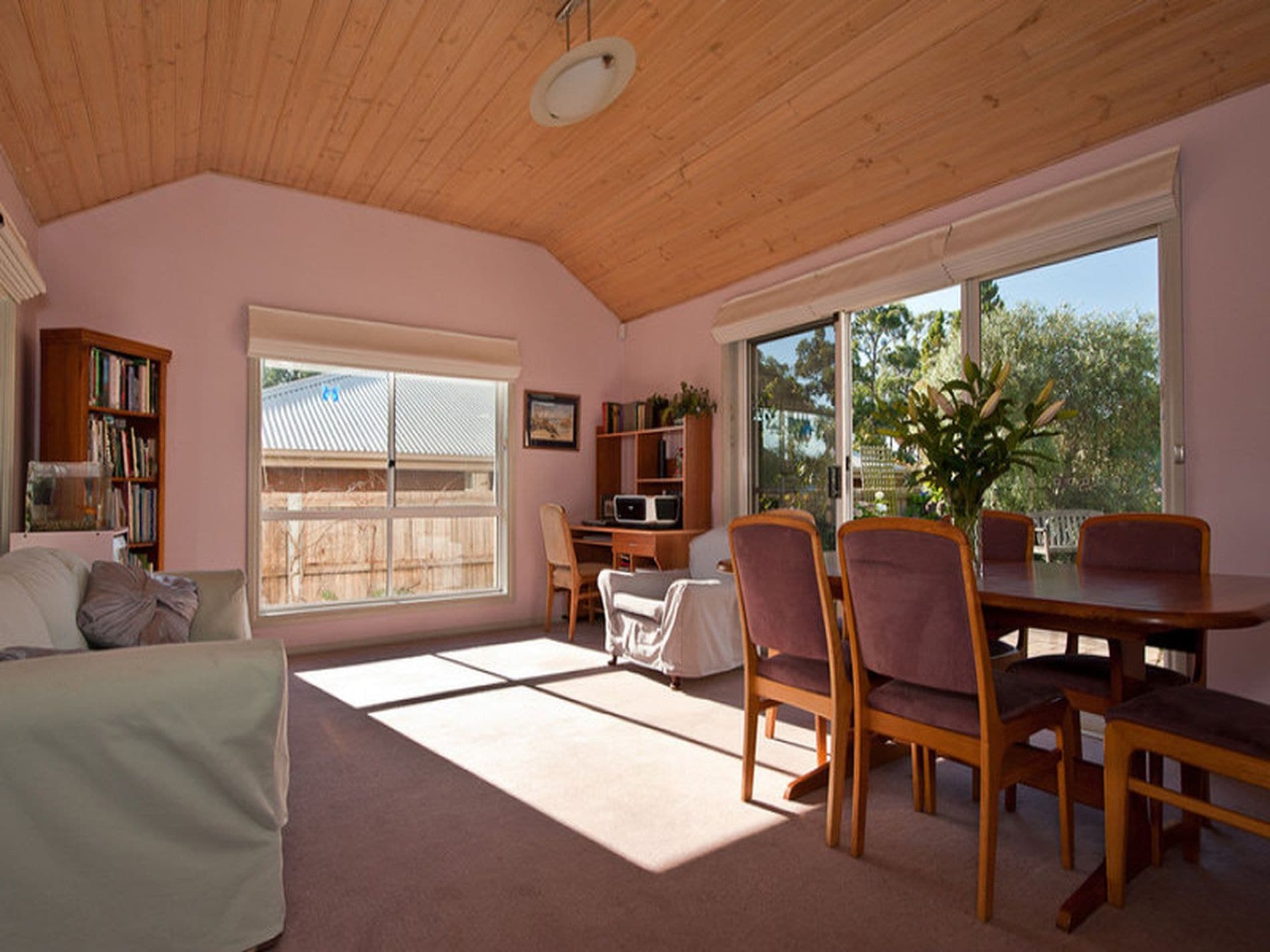 40 Redwood Road, Kingston, Kingston - Thumbnail 5