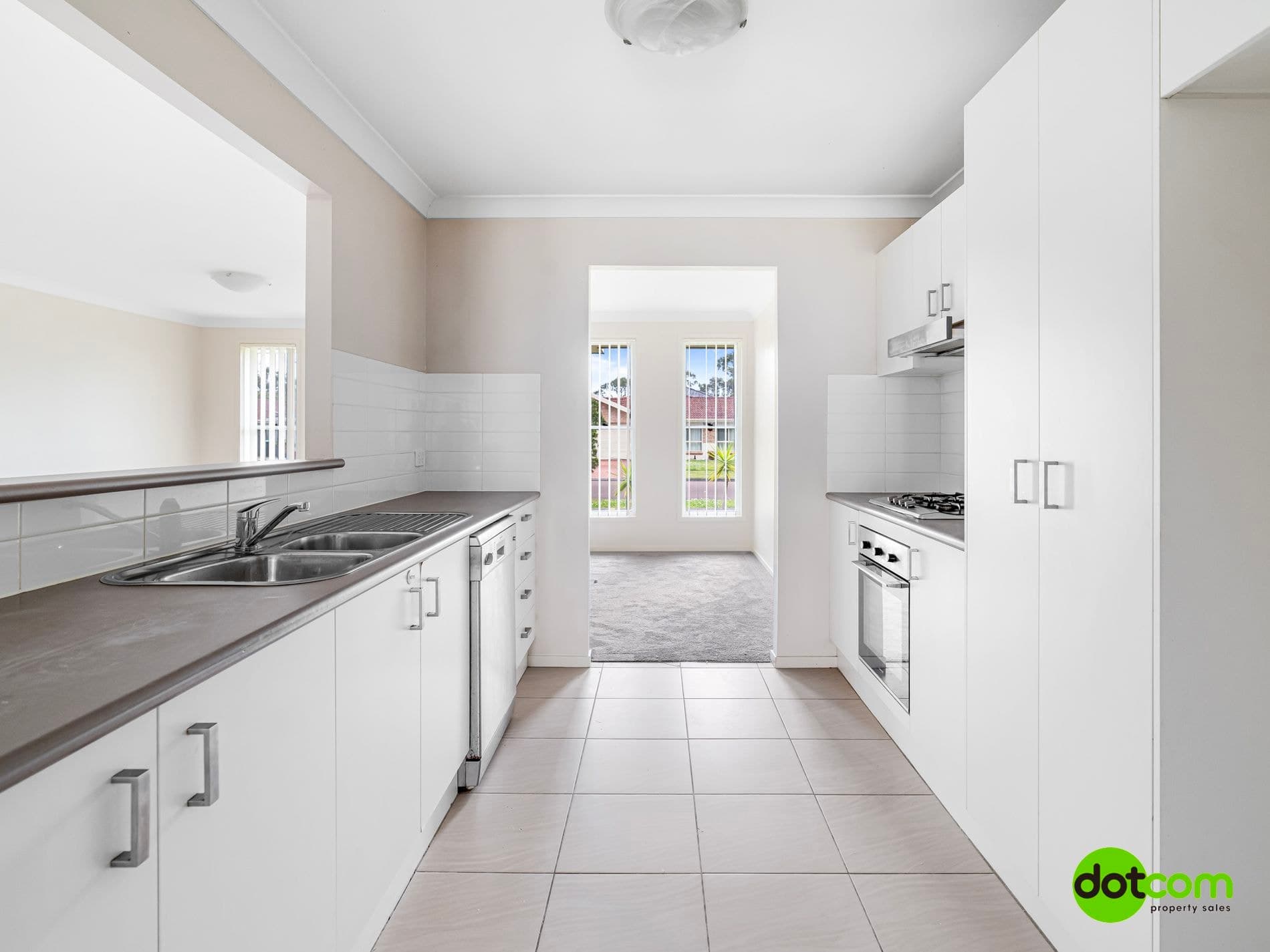 20 Primrose Drive, Hamlyn Terrace, Hamlyn Terrace - Thumbnail 4